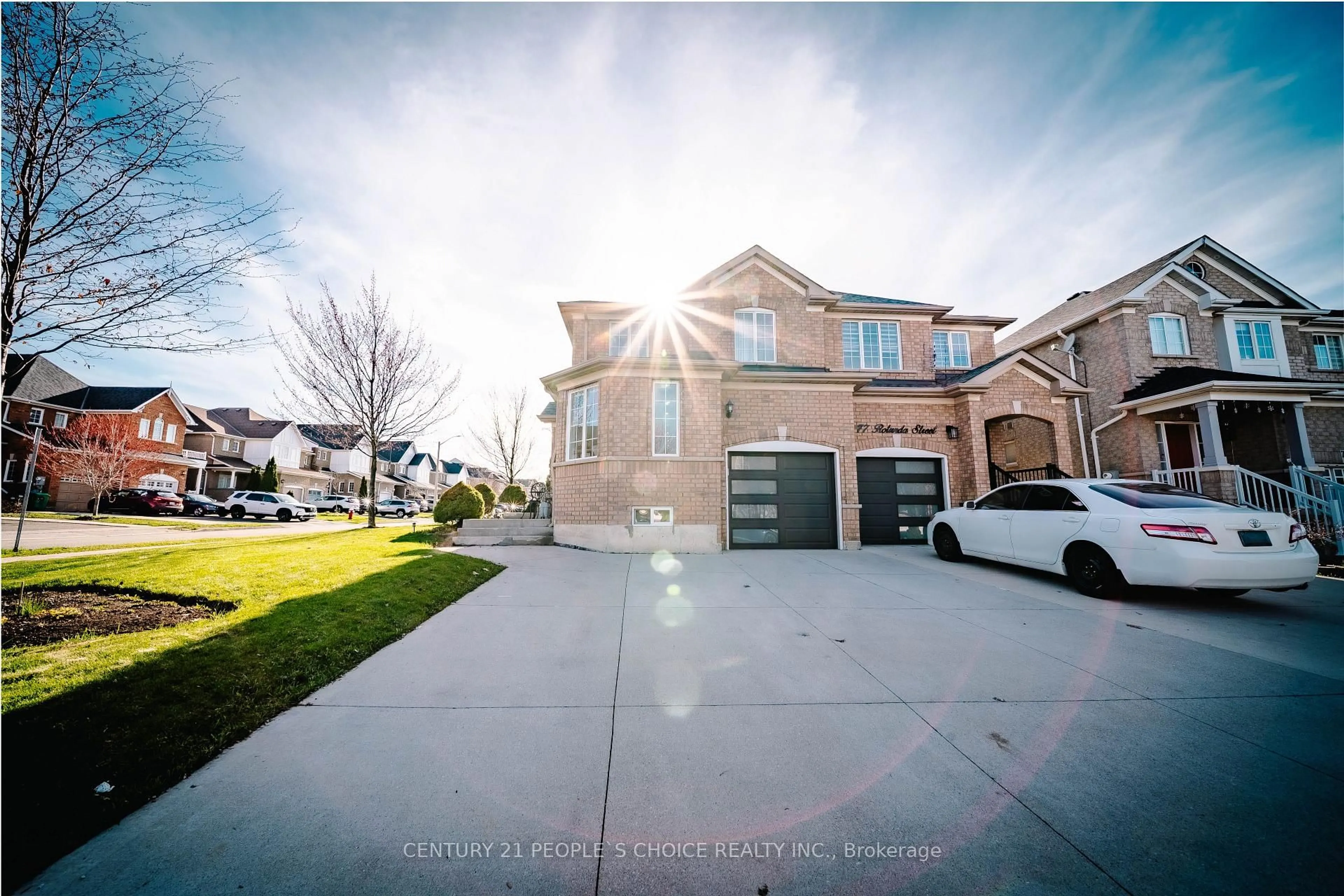 A pic from outside/outdoor area/front of a property/back of a property/a pic from drone, street for 85 Albright Rd, Brampton Ontario L6X 5E3