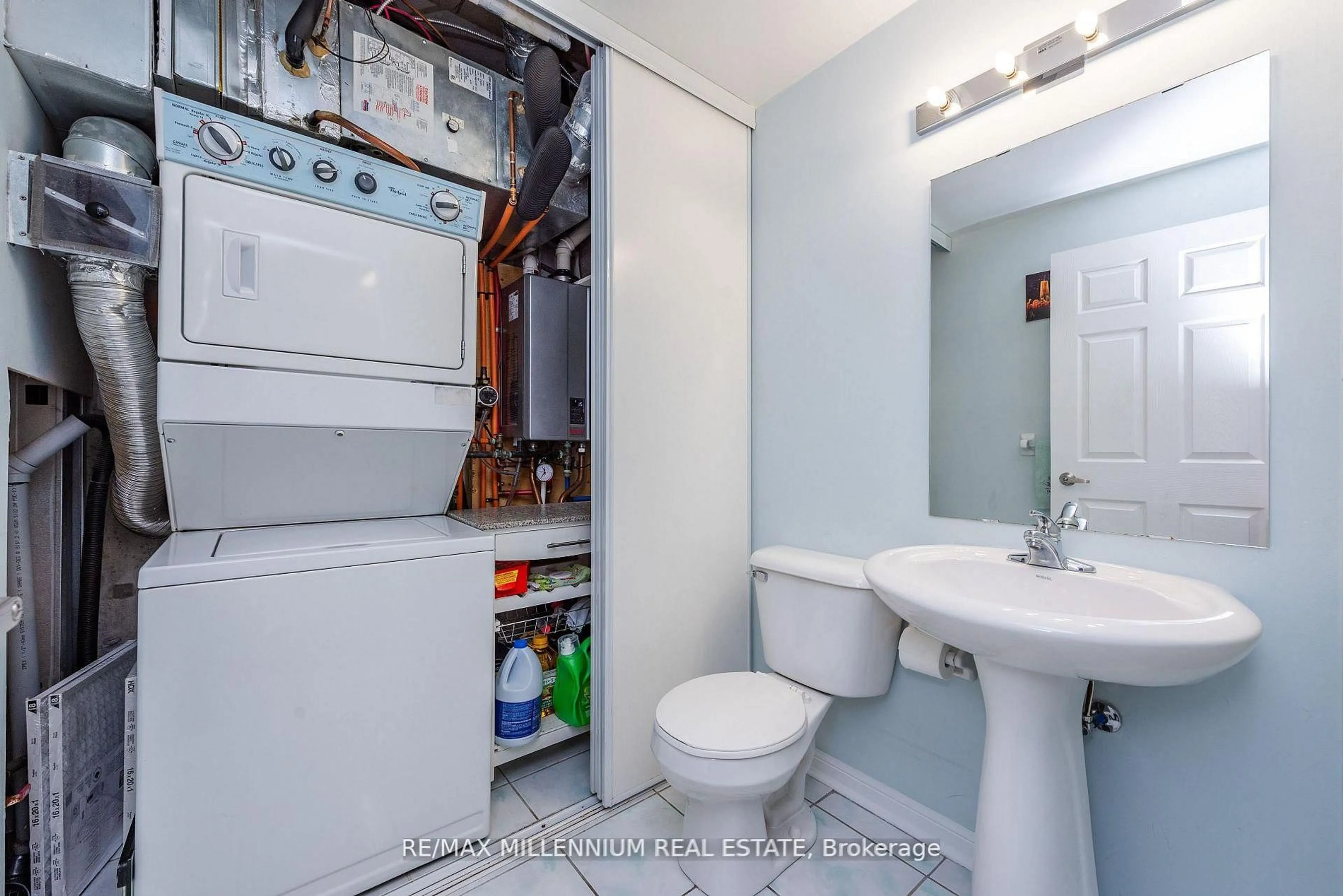 Standard bathroom, unknown for 3045 Finch Ave #1034, Toronto Ontario M9M 0A5
