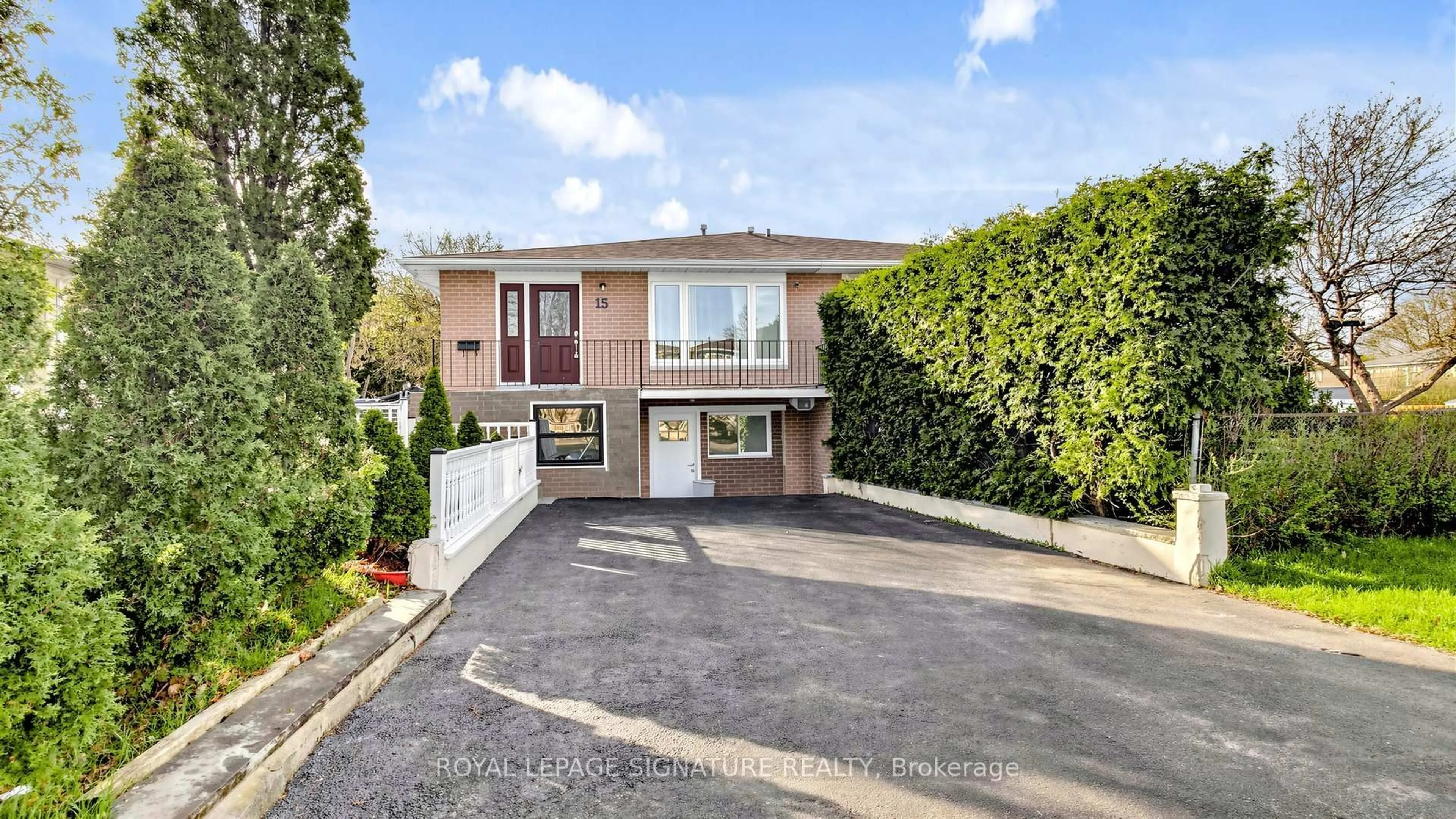 Unknown for 15 Gainsborough Rd, Brampton Ontario L6S 1X2