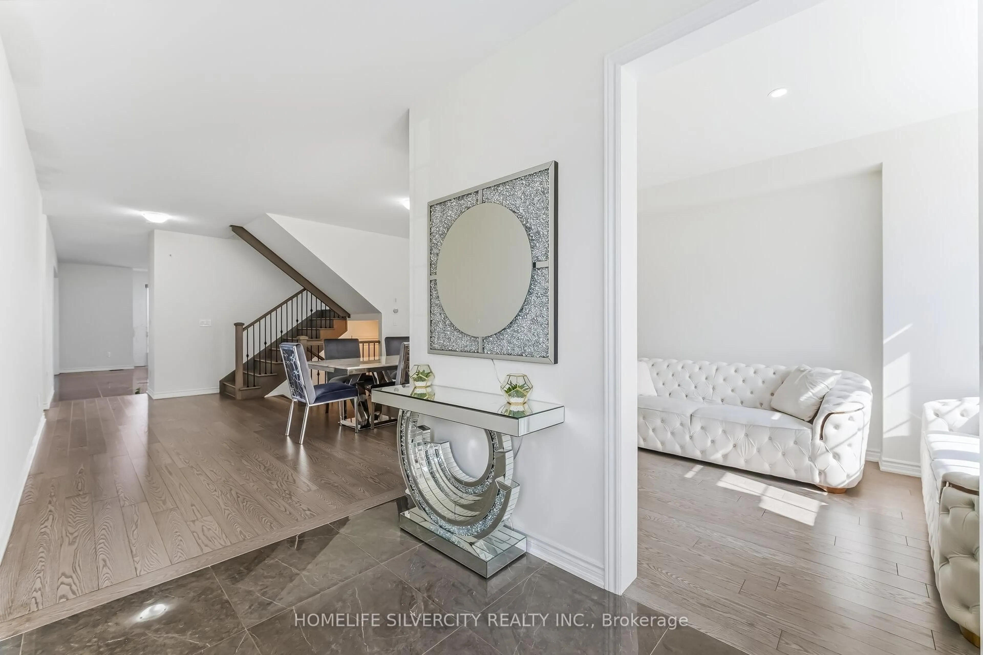 Unknown for 30 Tiger Cres, Brampton Ontario L6R 4C1