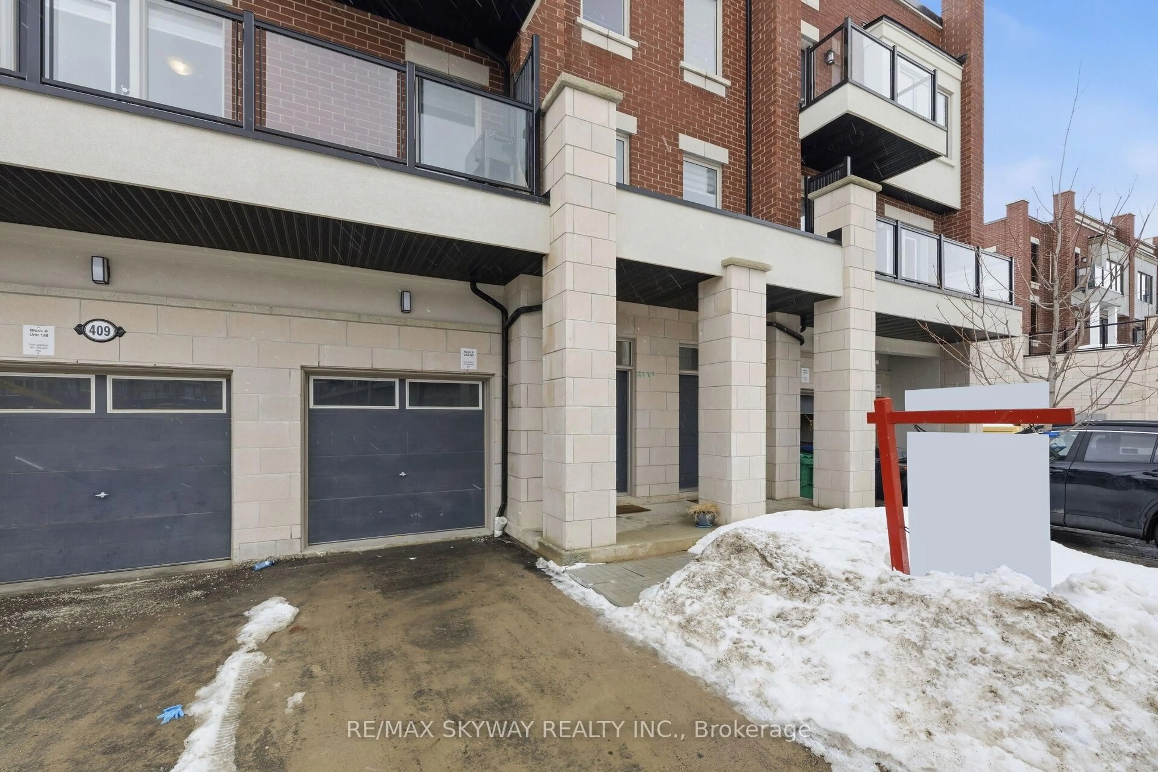 Unknown for 44 Springdale Ave, Caledon Ontario L7C 4L4