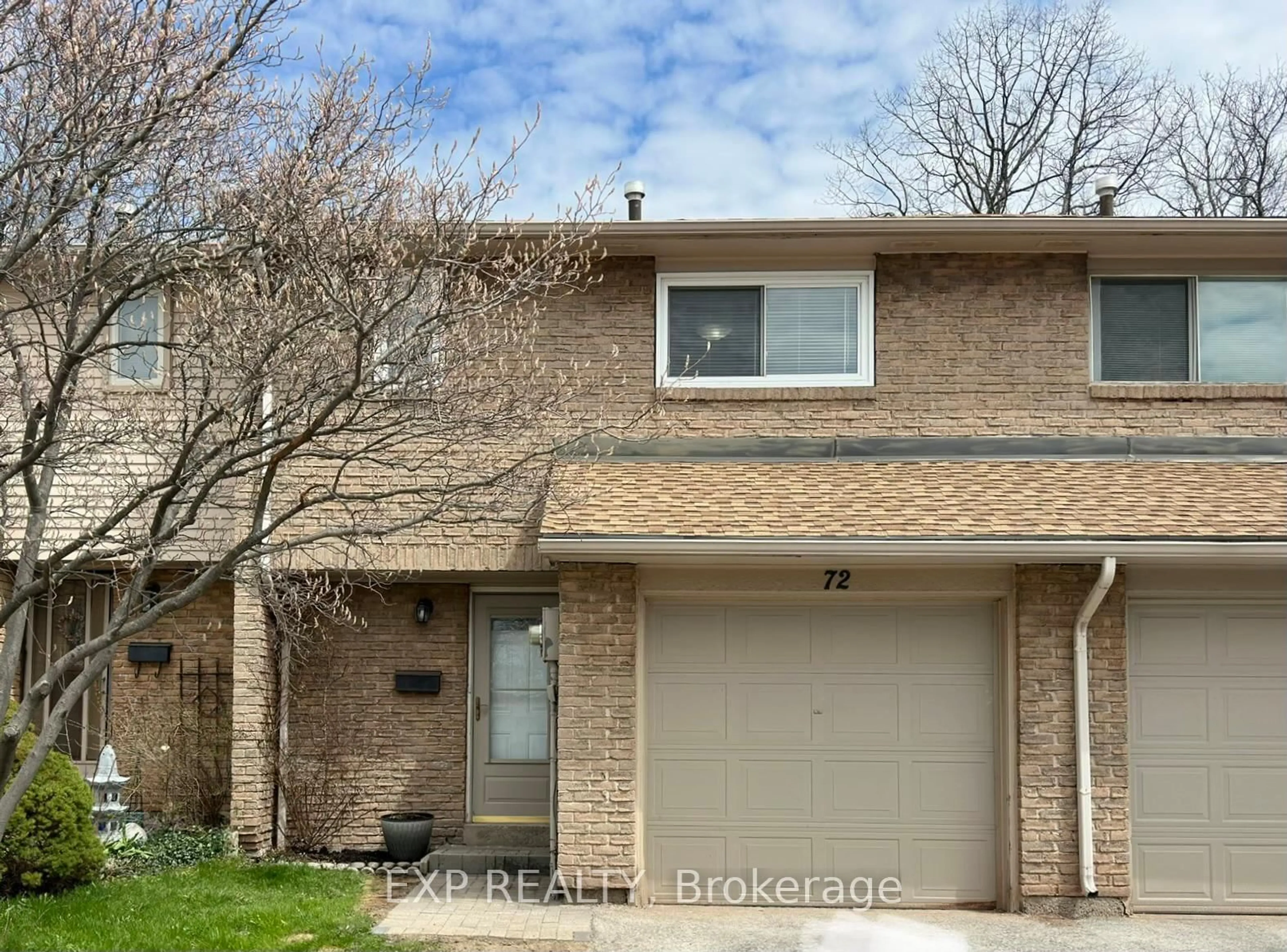 Home with brick exterior material, street for 1556 Lancaster Dr #72, Oakville Ontario L6H 2Z4