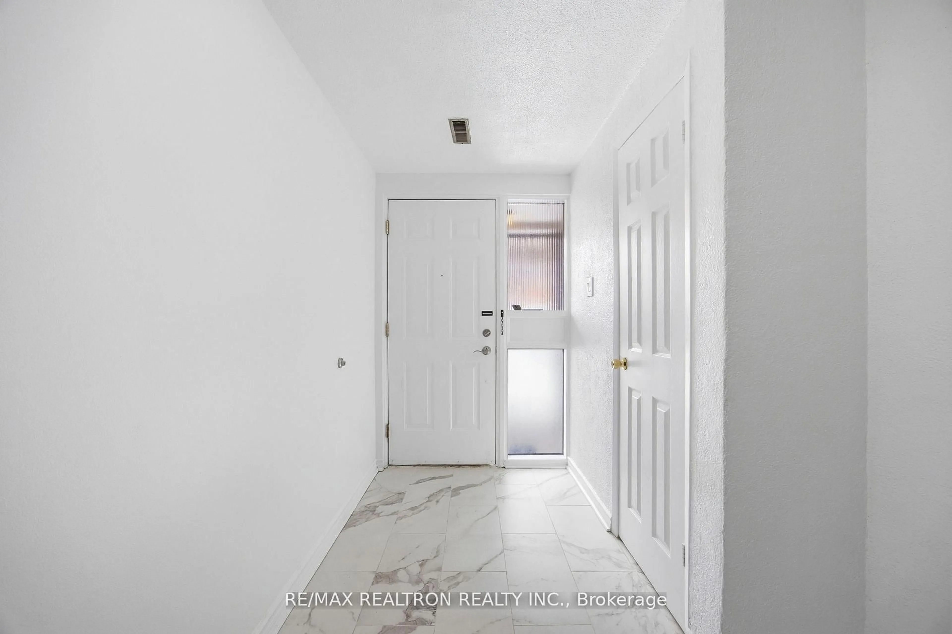 Indoor entryway for 1673 Albion Rd #24, Toronto Ontario M9V 1B7