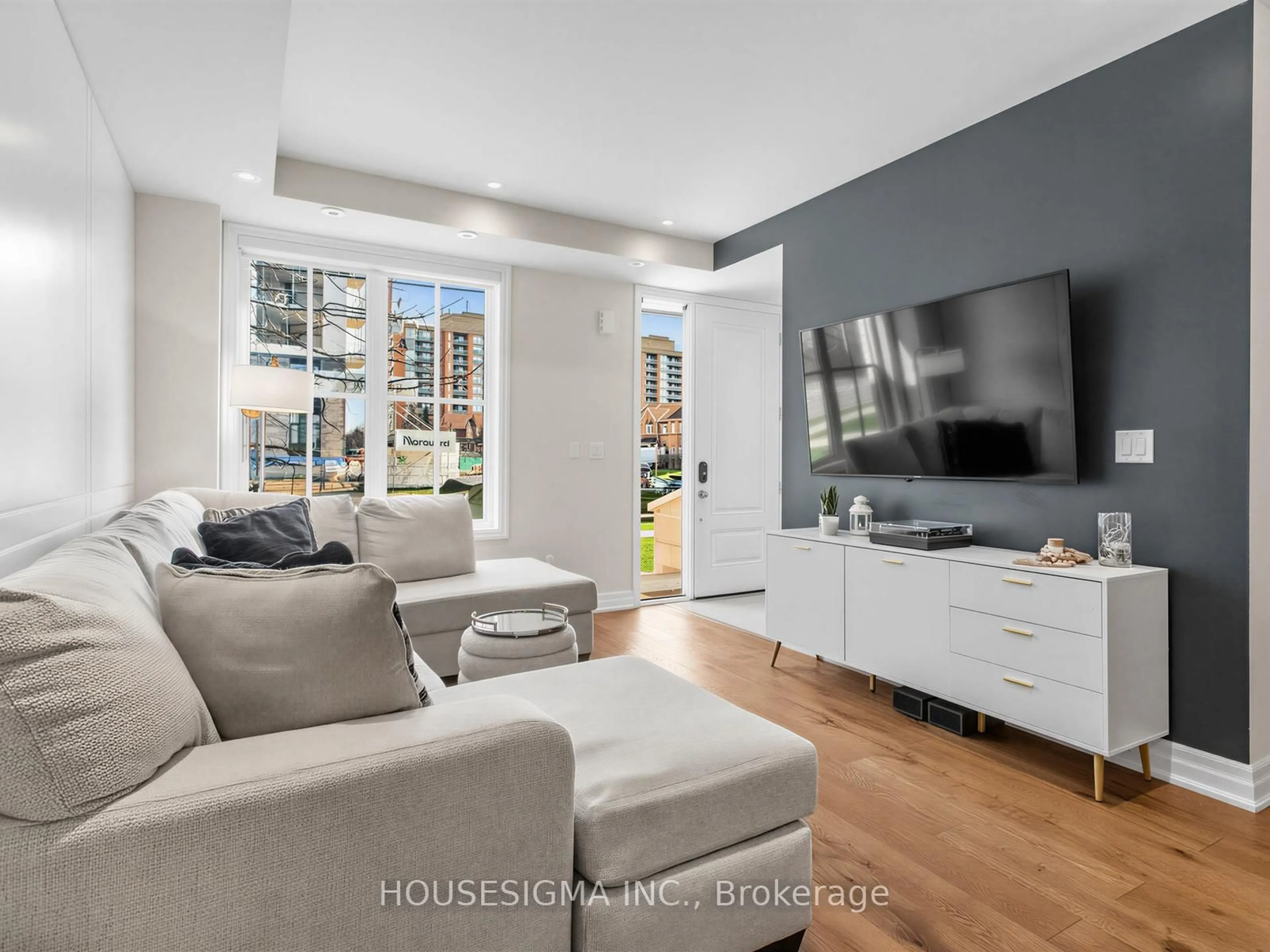 Living room with furniture, unknown for 1190 Cawthra Rd #615, Mississauga Ontario L5G 0A5