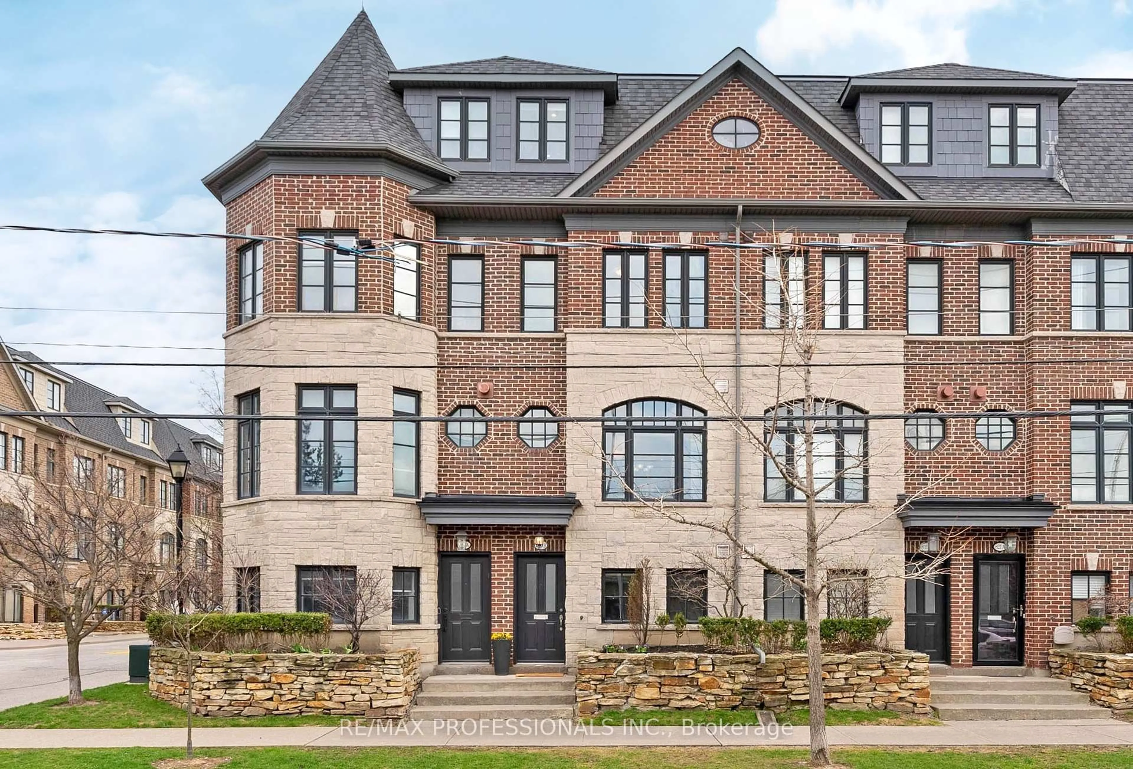 Home with brick exterior material, street for 819B Oxford St, Toronto Ontario M8Z 0B3