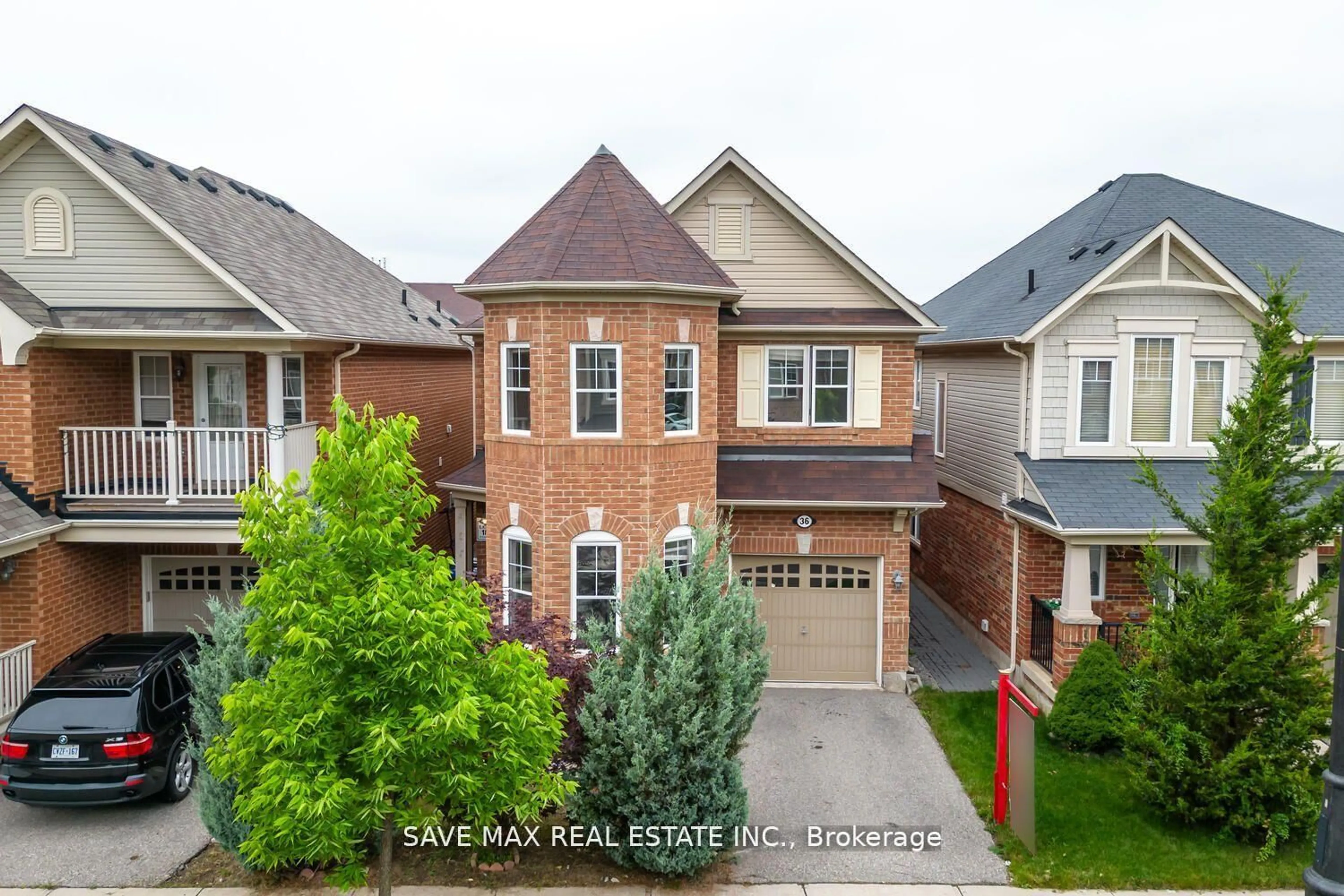 A pic from outside/outdoor area/front of a property/back of a property/a pic from drone, street for 36 Bevington Rd, Brampton Ontario L7A 0R9