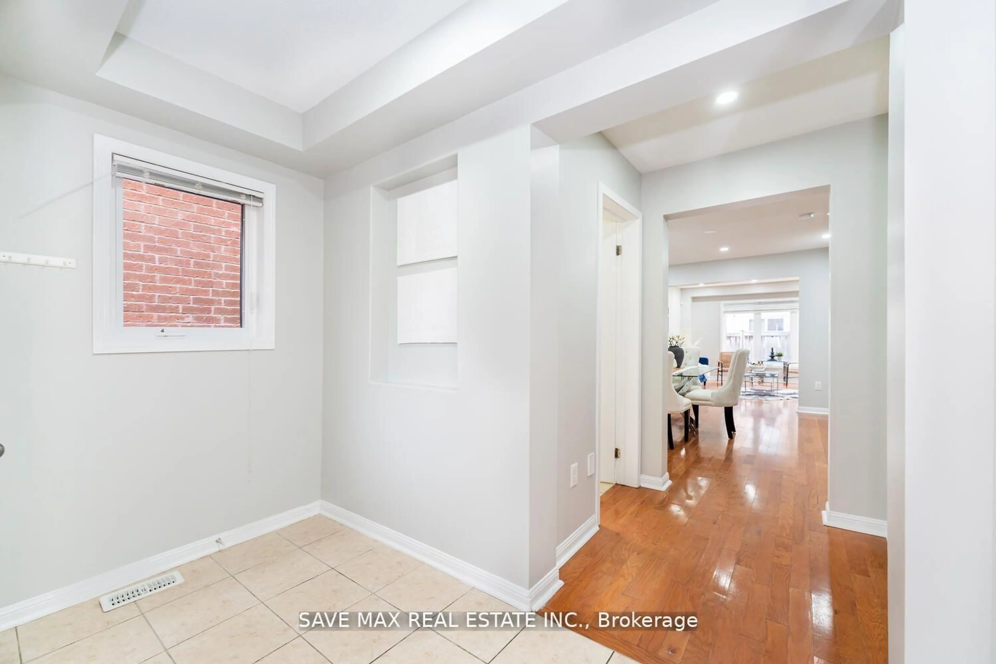 Indoor entryway for 36 Bevington Rd, Brampton Ontario L7A 0R9