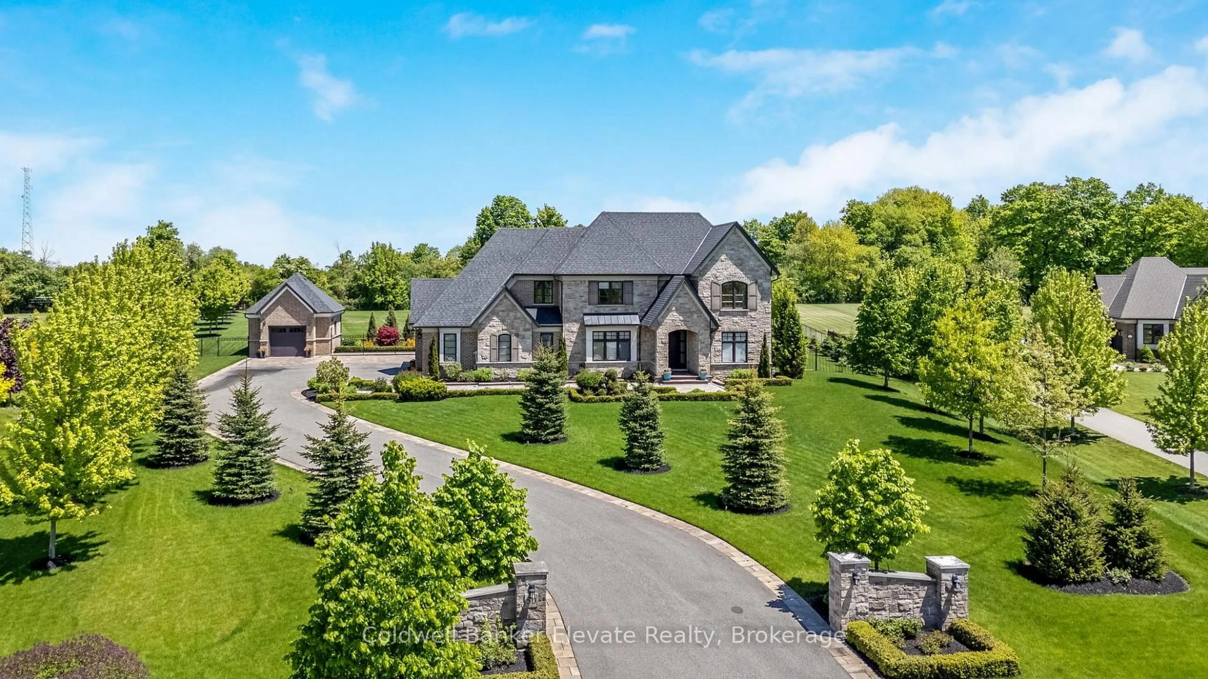 A pic from outside/outdoor area/front of a property/back of a property/a pic from drone, unknown for 50 Autumn Circ, Halton Hills Ontario L0P 1H0