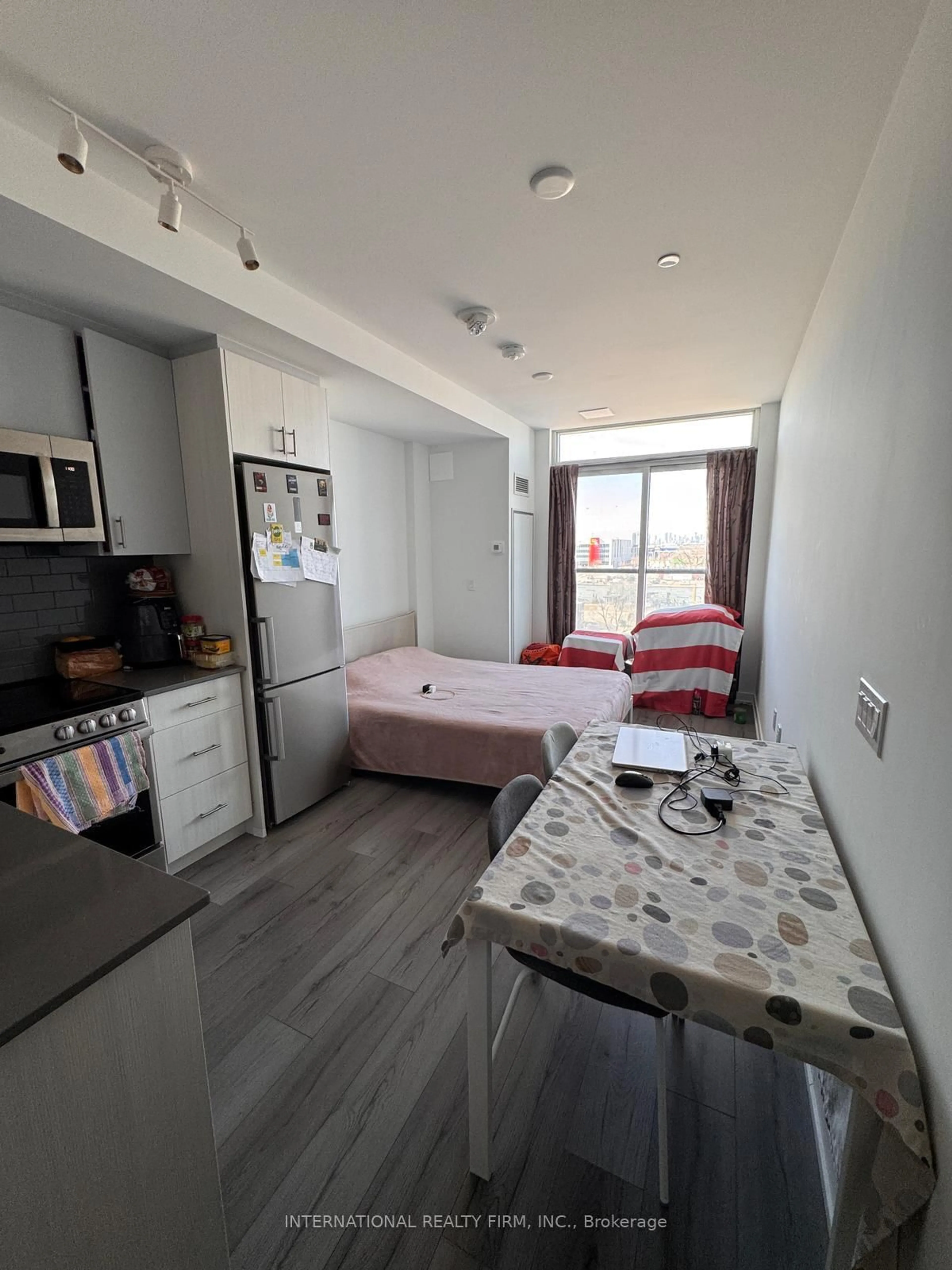 A pic of a room for 1195 The Queensway #601, Toronto Ontario M8Z 0H1