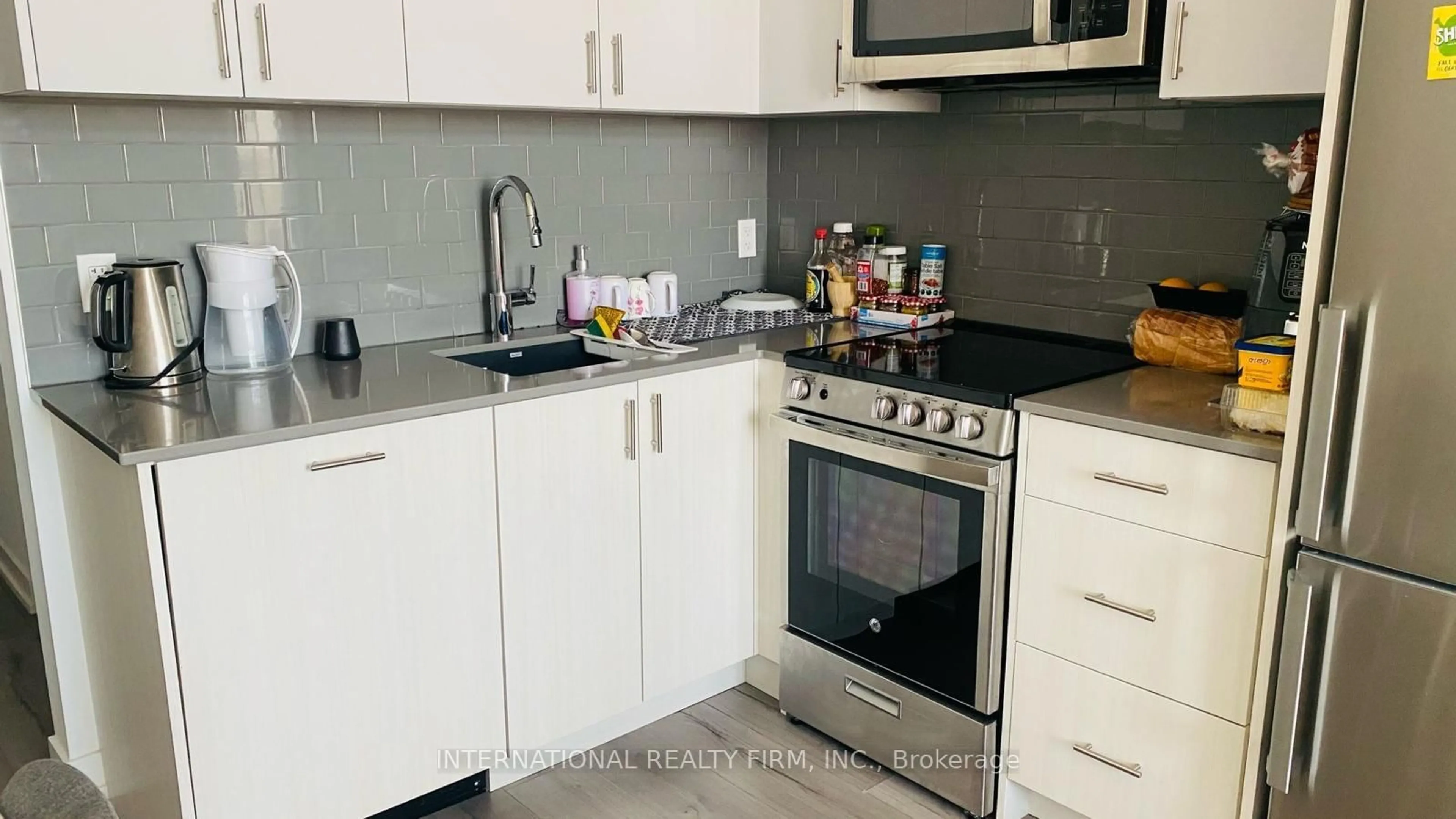 Standard kitchen, unknown for 1195 The Queensway #601, Toronto Ontario M8Z 0H1