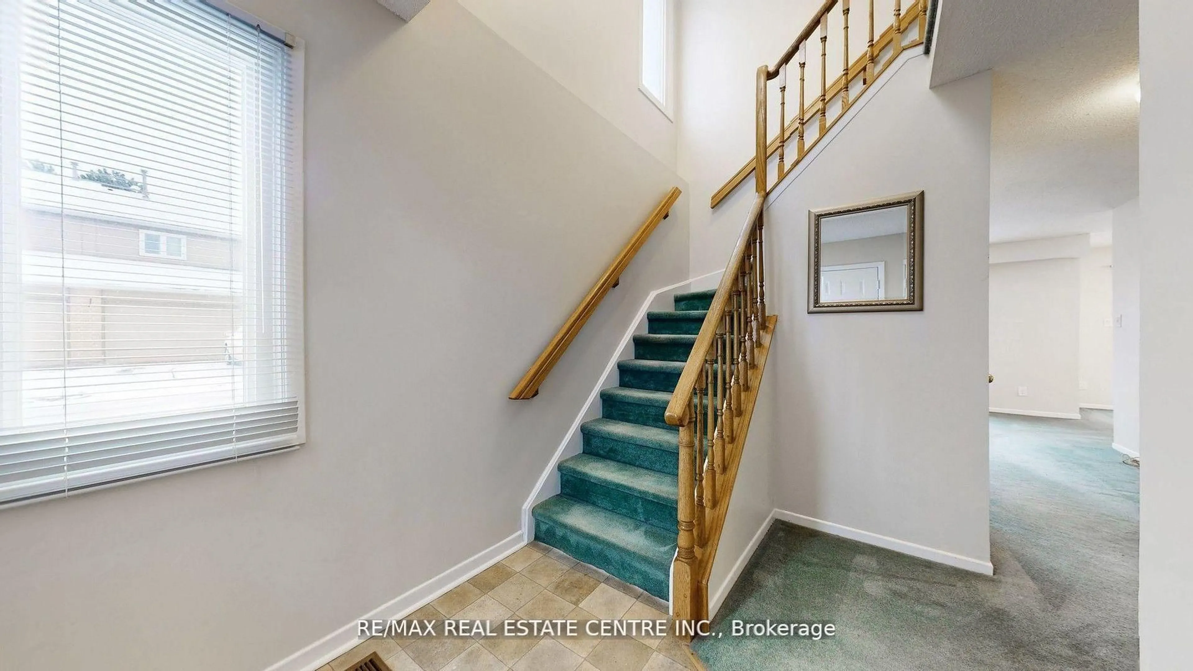 Stairs for 3079 Fifth Line #67, Mississauga Ontario L5L 3T1