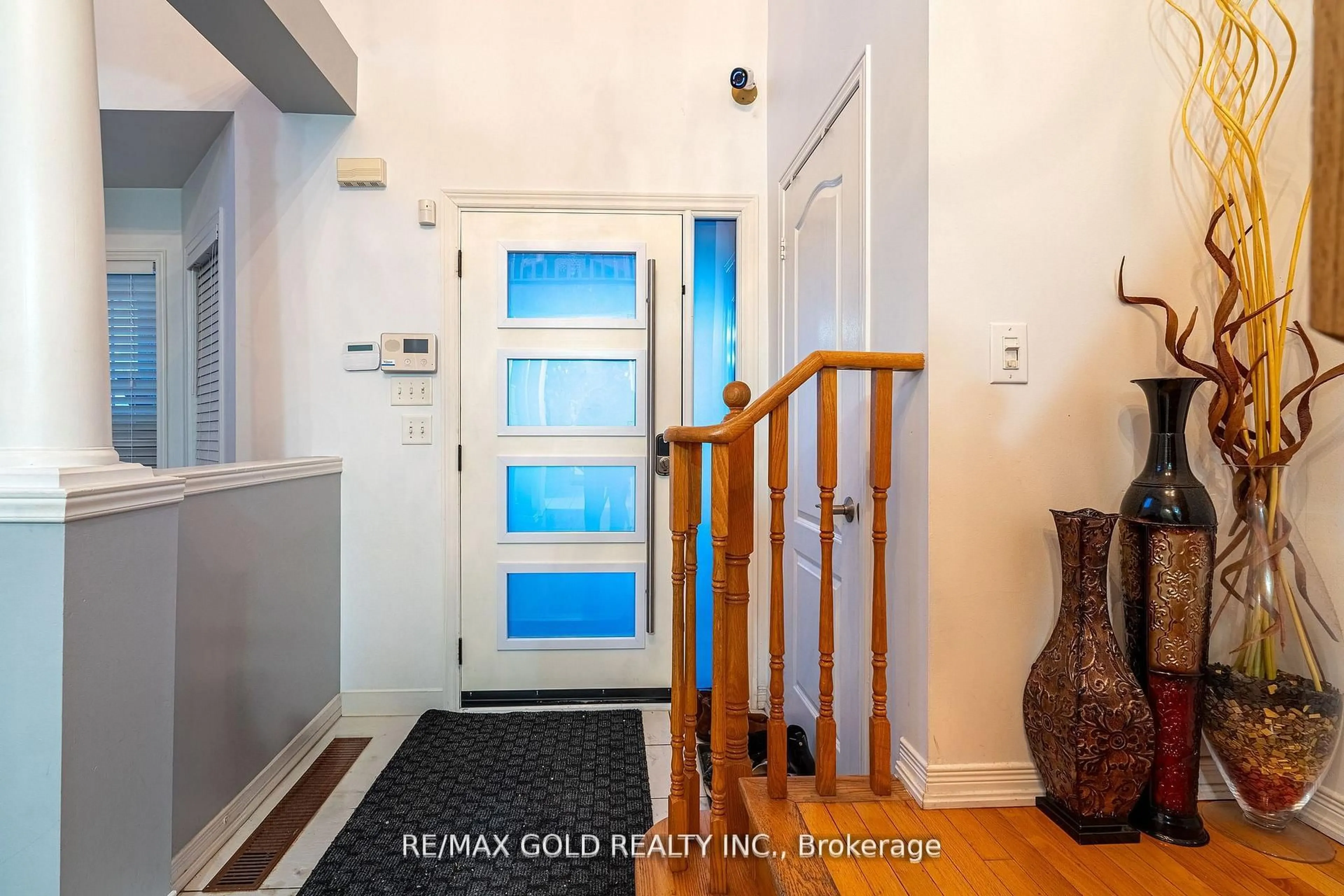 Indoor entryway for 46 Egypt Dr, Brampton Ontario L6R 2T9