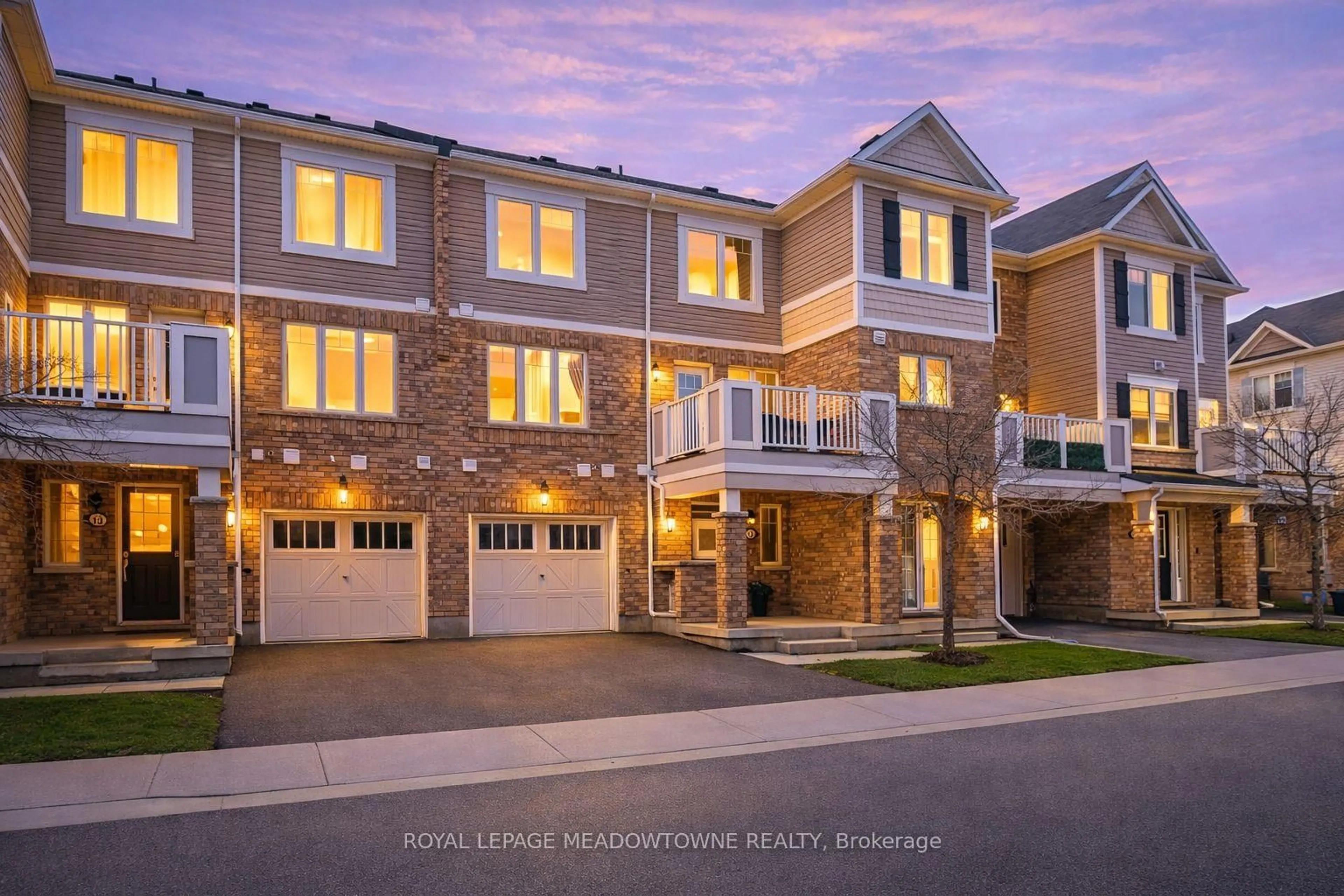 Home with brick exterior material, street for 1025 Nadalin Hts #12, Milton Ontario L9T 8R3