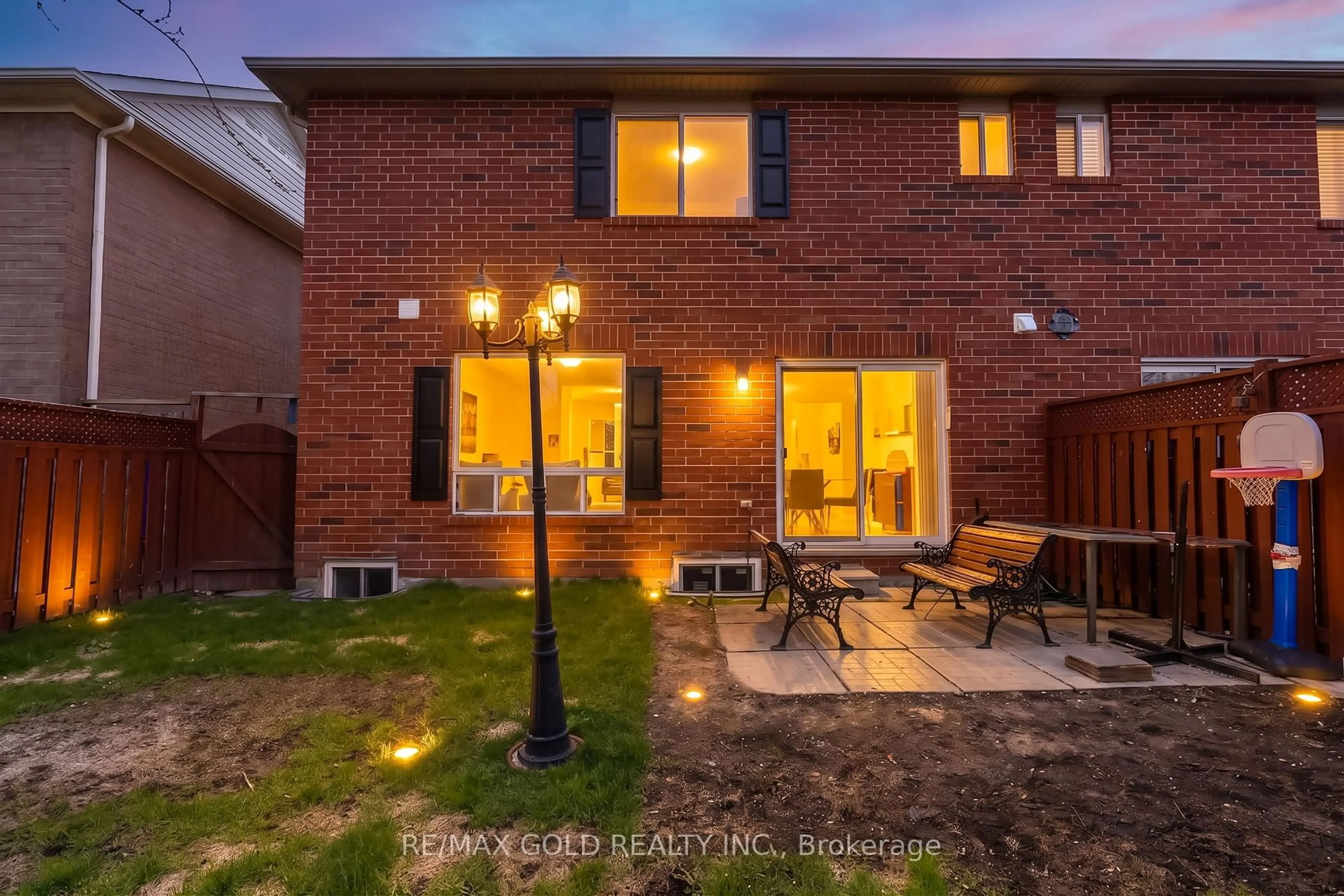 Unknown for 1645 Gowling Terr, Milton Ontario L9T 5J6