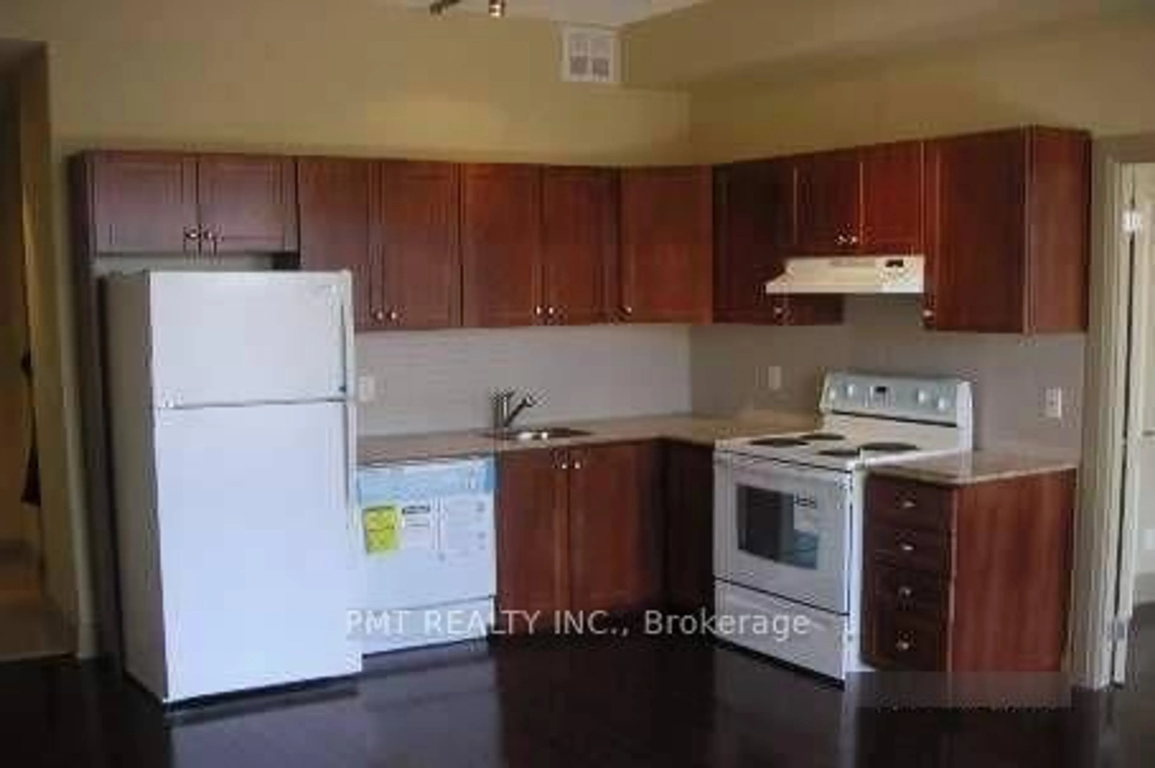 Standard kitchen, wood/laminate floor for 2737 Keele St #318, Toronto Ontario M3M 2E9