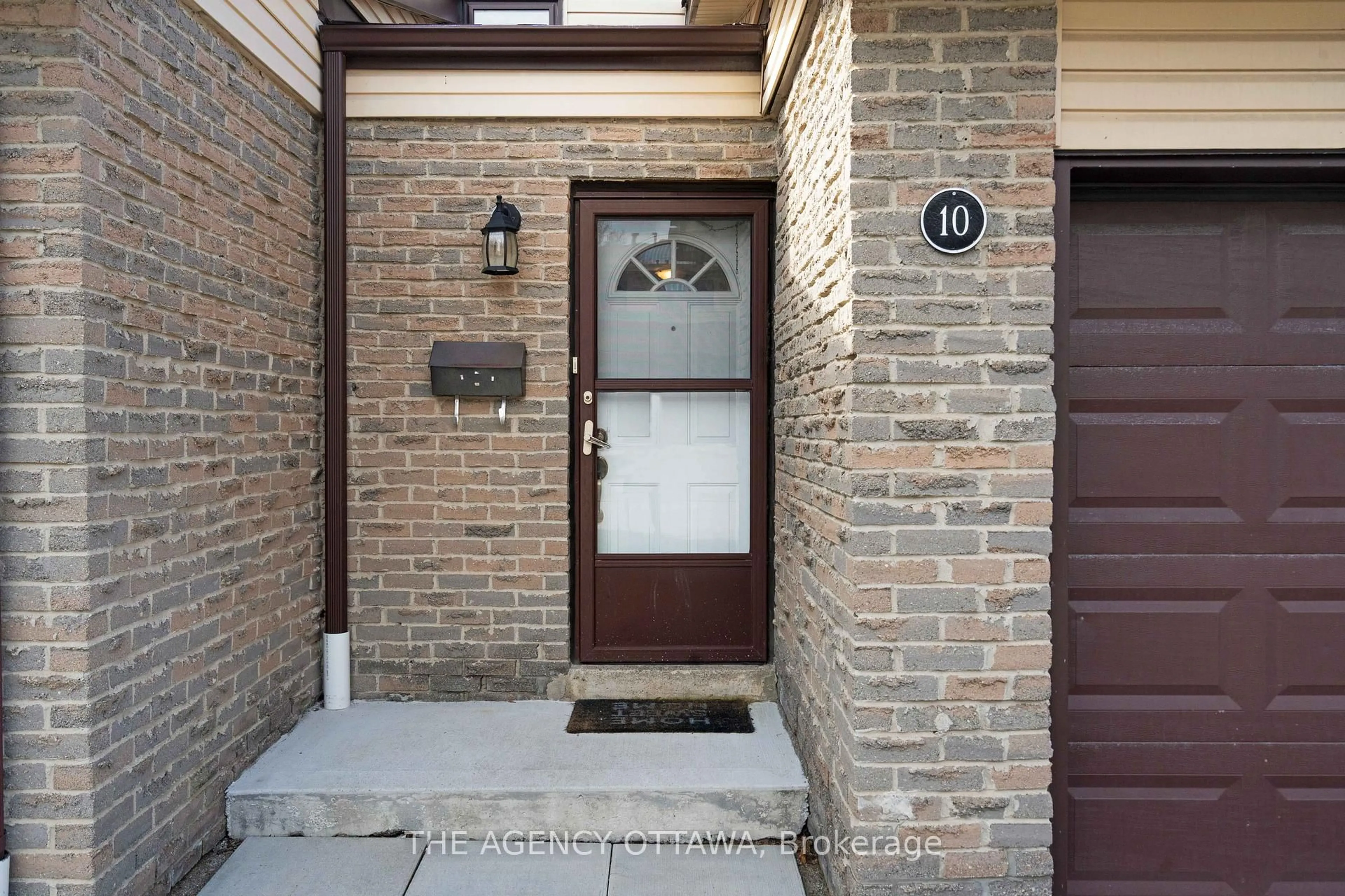 Unknown for 10 Collins Cres #9, Brampton Ontario L6V 3M9