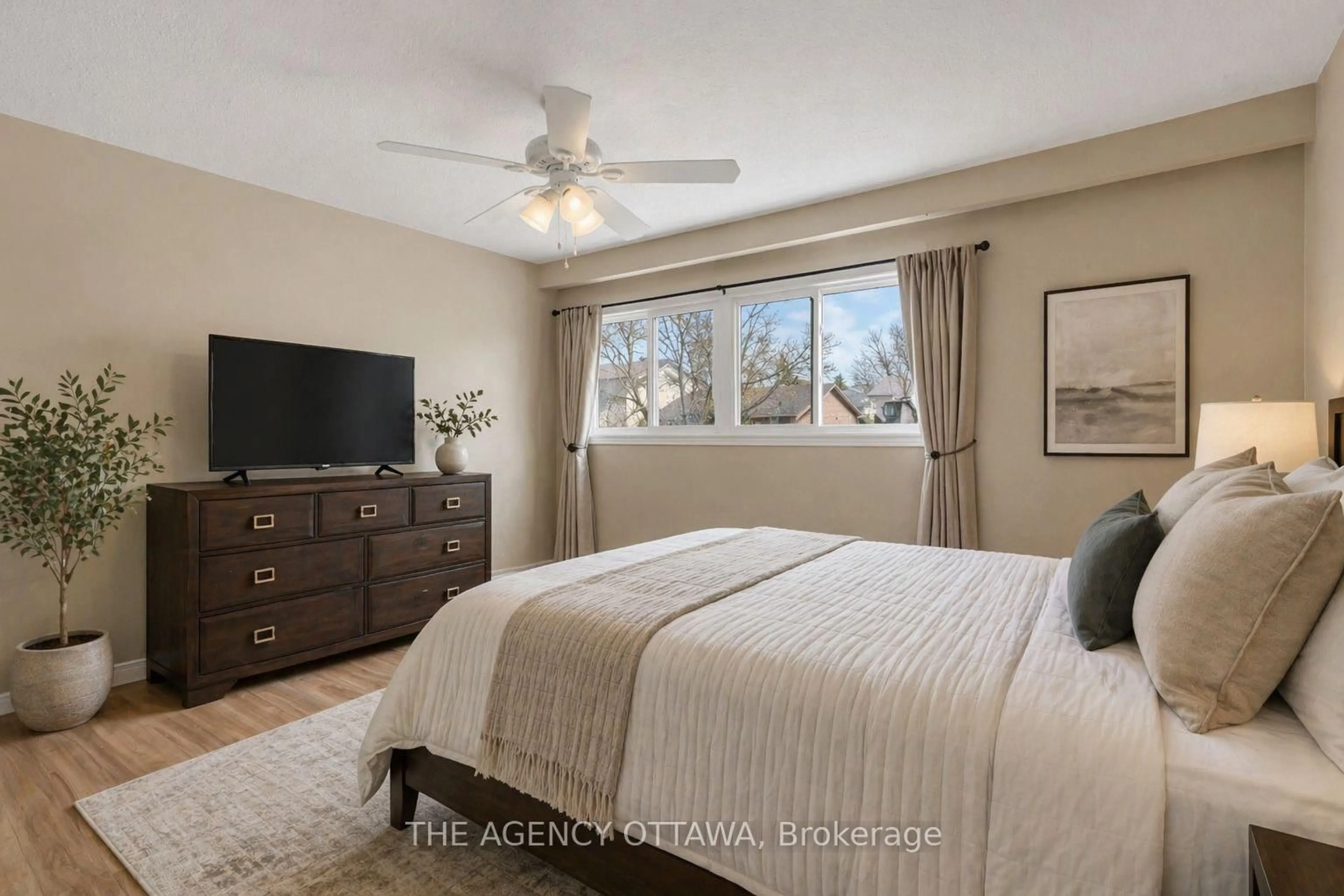 Bedroom with bed, unknown for 10 Collins Cres #9, Brampton Ontario L6V 3M9