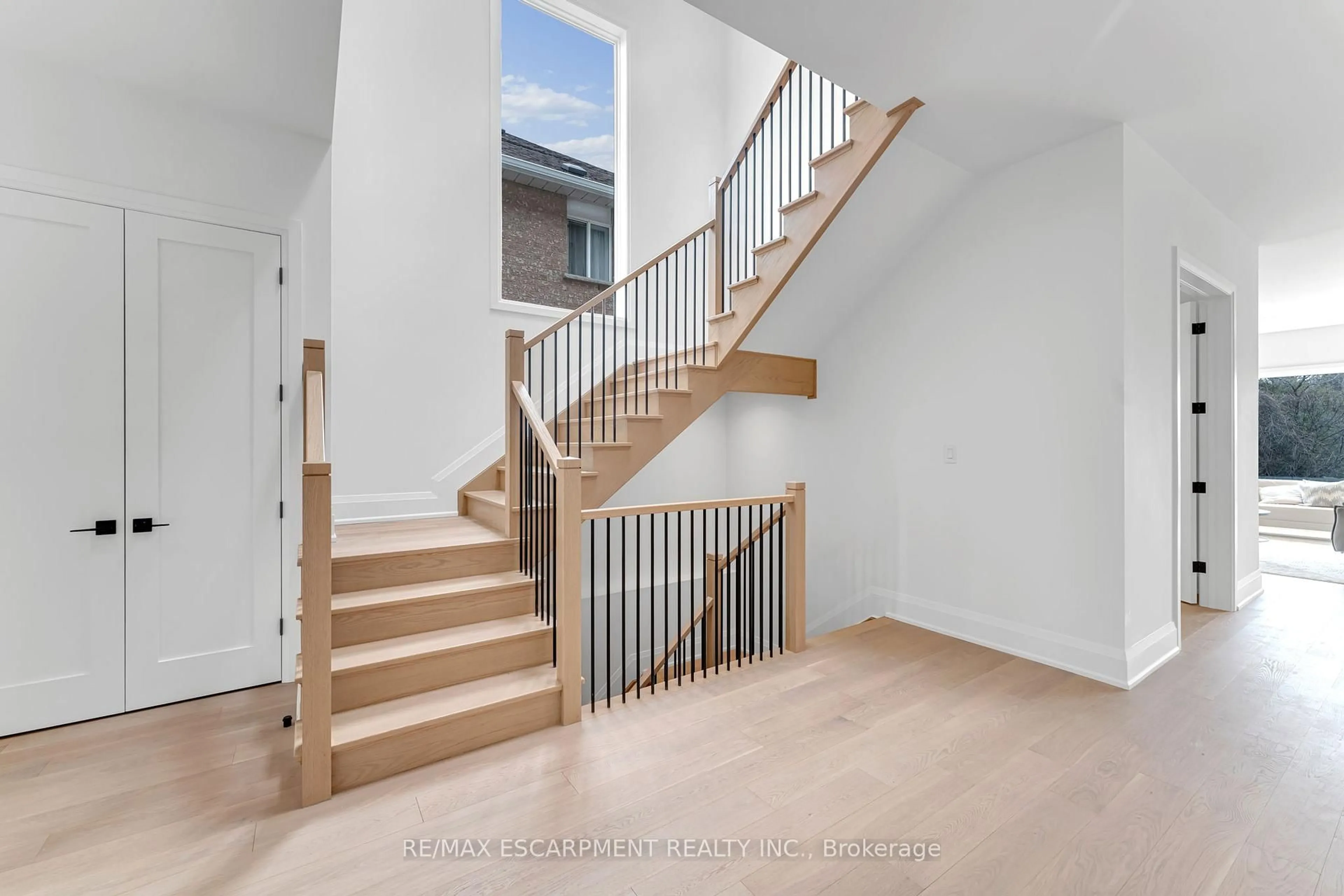 Stairs for 2350 Eighth Line, Oakville Ontario L6H 7E6