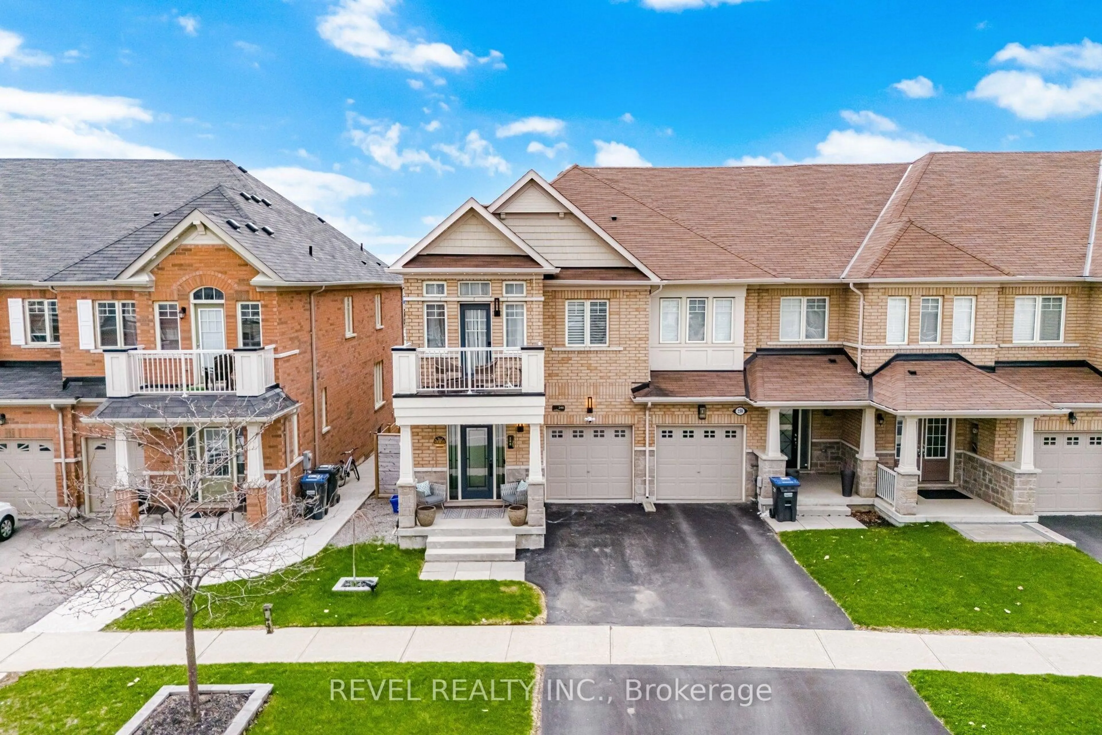 A pic from outside/outdoor area/front of a property/back of a property/a pic from drone, street for 248 Sky Harbour Dr, Brampton Ontario L6Y 2Z7