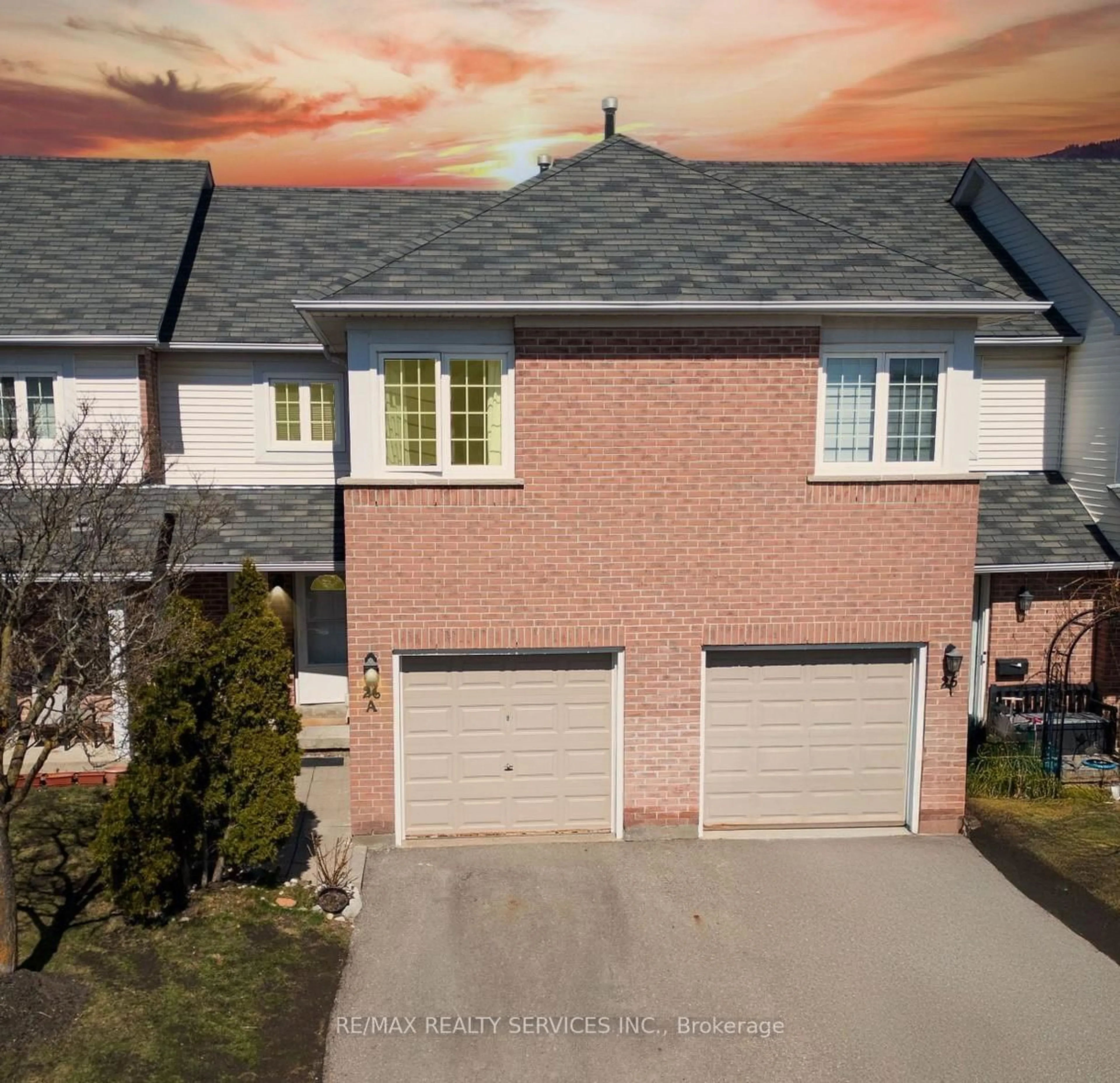 A pic from outside/outdoor area/front of a property/back of a property/a pic from drone, street for 5205 Glen Erin Dr #26A, Mississauga Ontario L5M 5N6