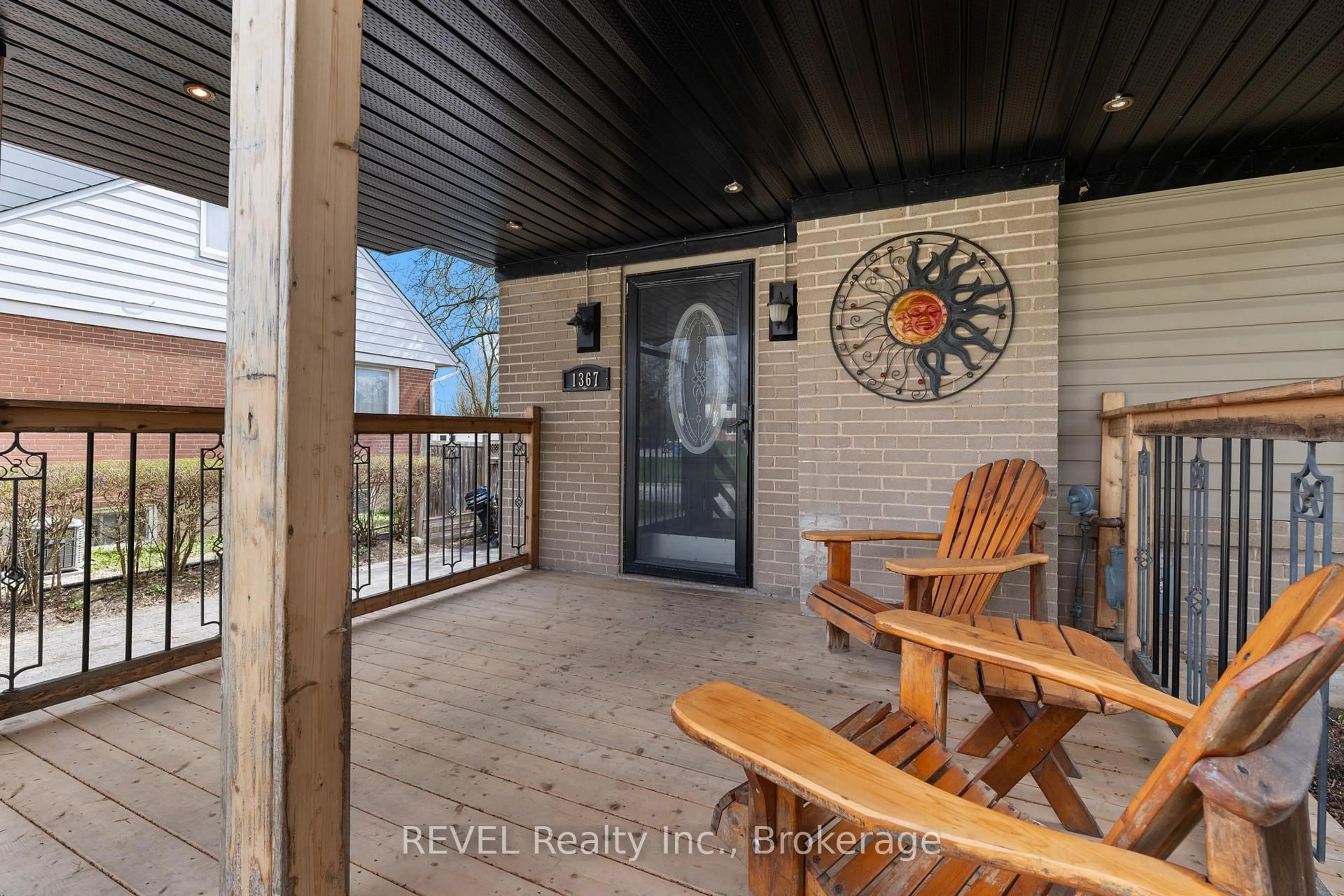 Patio, water/lake/river/ocean view for 1367 St Marys Cres, Burlington Ontario L7P 1S1