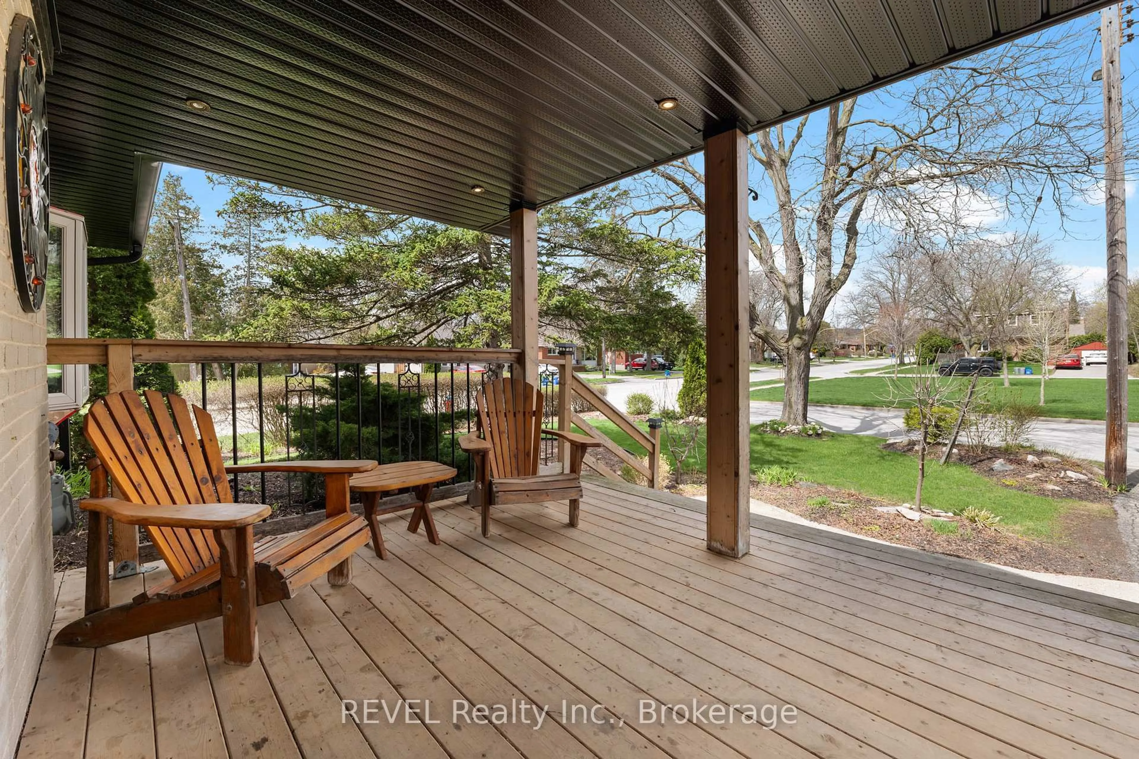 Patio, water/lake/river/ocean view for 1367 St Marys Cres, Burlington Ontario L7P 1S1