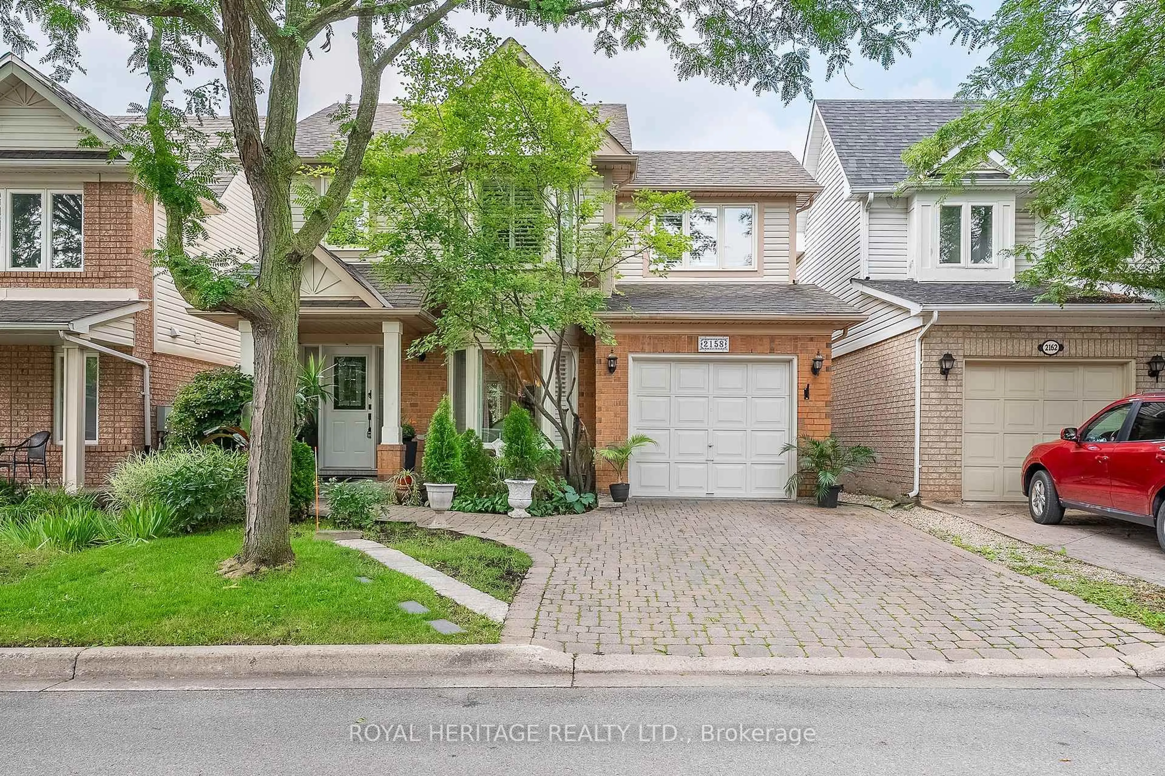Home with brick exterior material, street for 2158 Birchleaf Lane, Burlington Ontario L7L 6G8