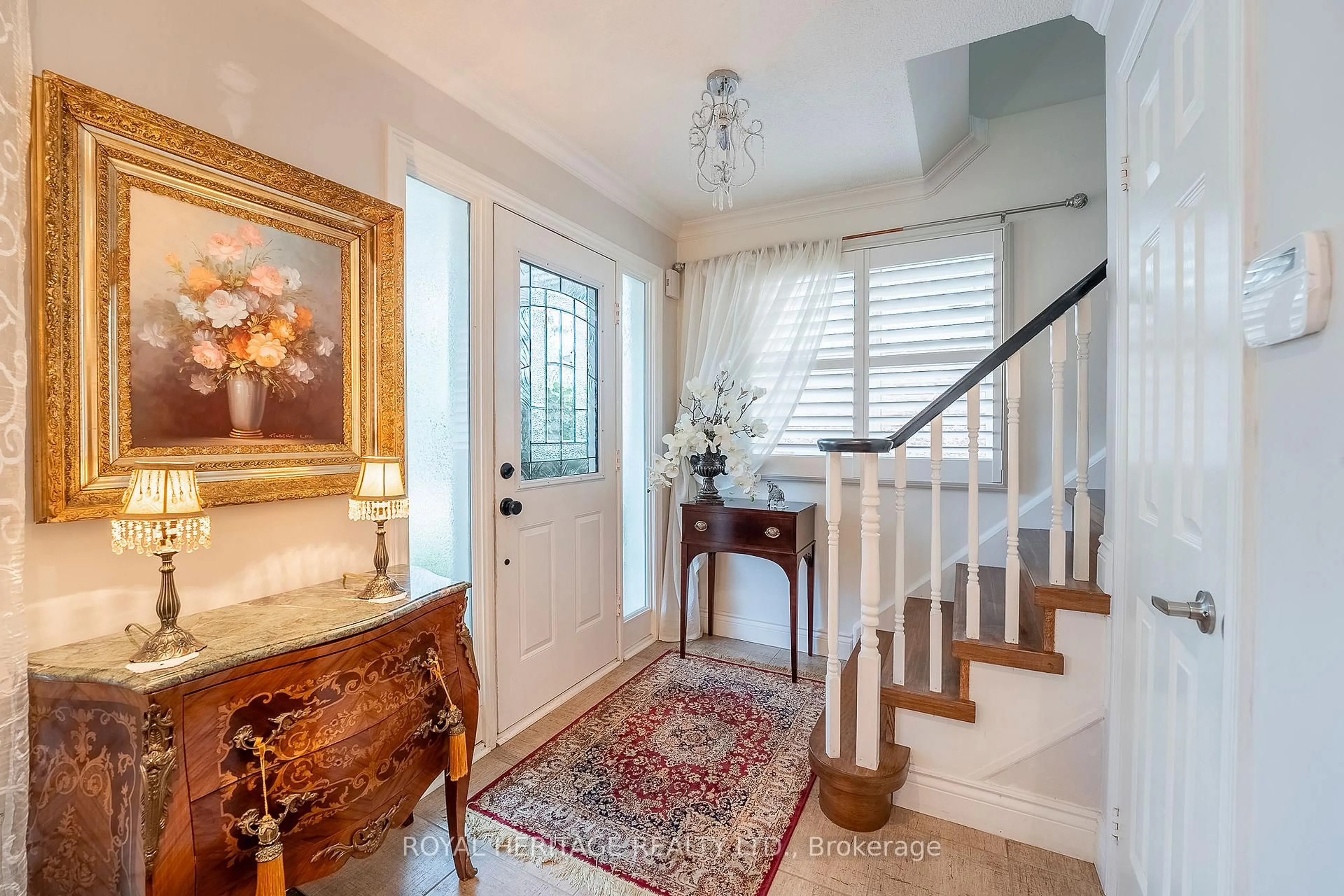 Indoor entryway for 2158 Birchleaf Lane, Burlington Ontario L7L 6G8