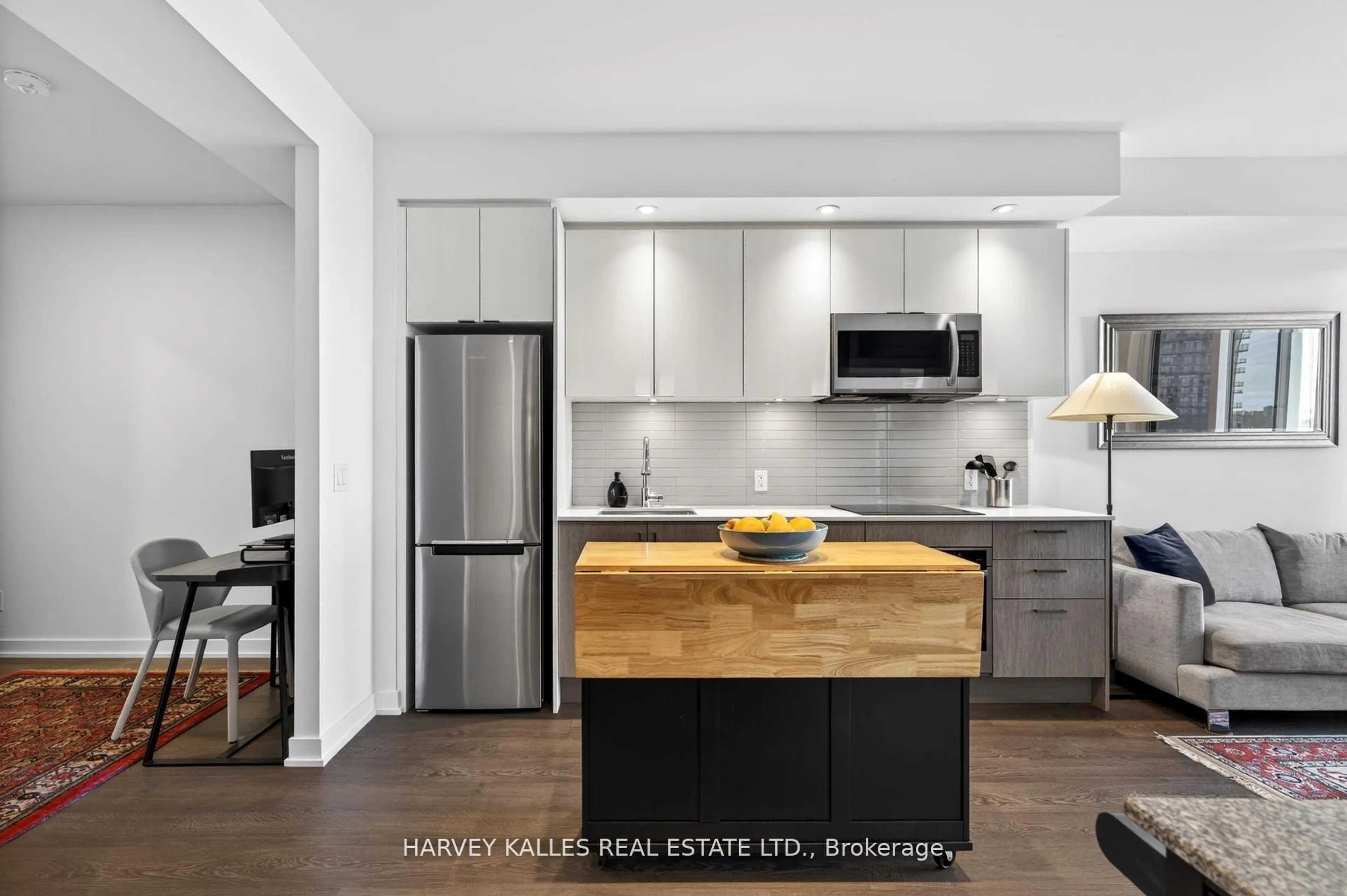 Open concept kitchen, unknown for 1926 Lake Shore Blvd #2201, Toronto Ontario M6S 1A1