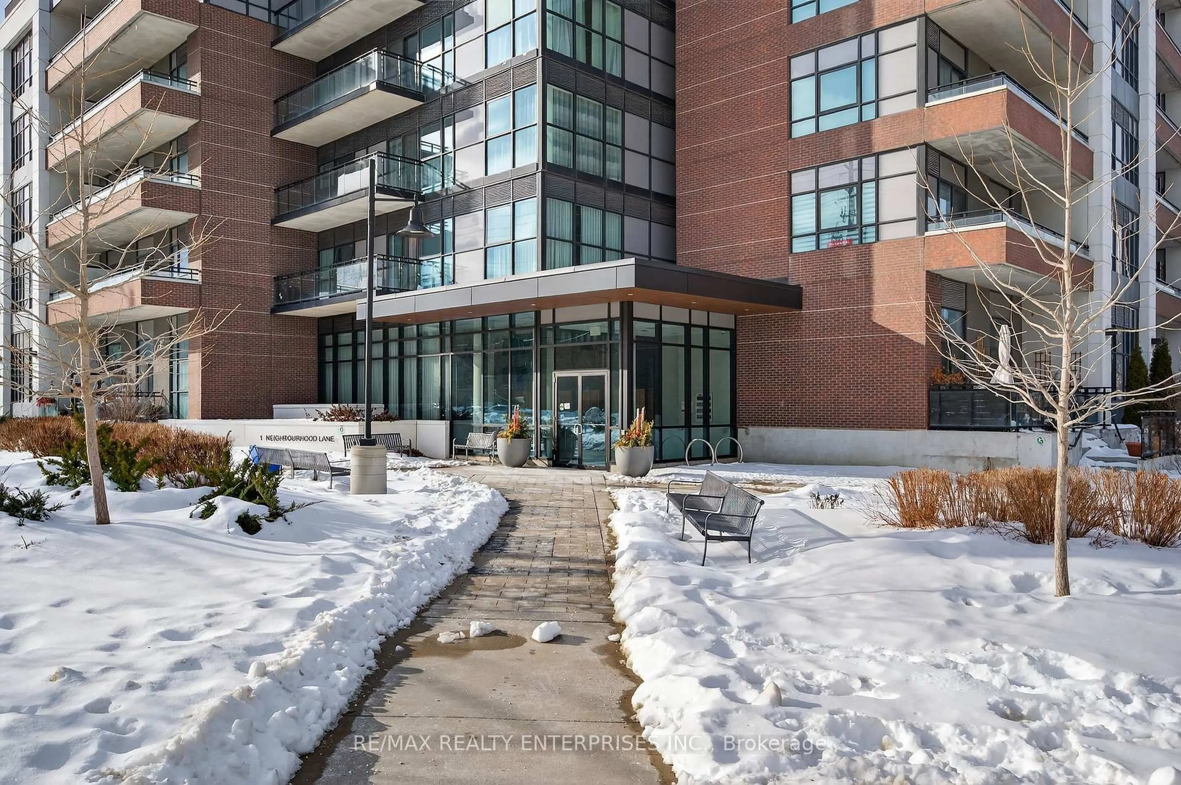 Indoor foyer for 1 Neighbourhood Lane #401, Toronto Ontario M8Y 0C2