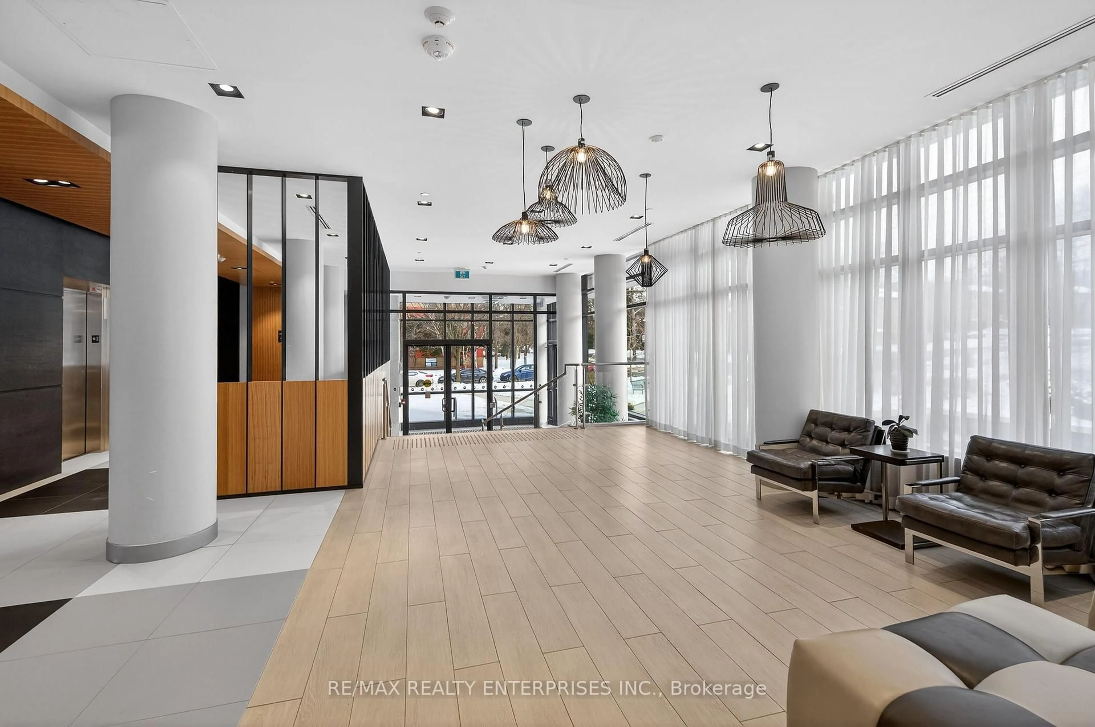 Indoor foyer for 1 Neighbourhood Lane #401, Toronto Ontario M8Y 0C2