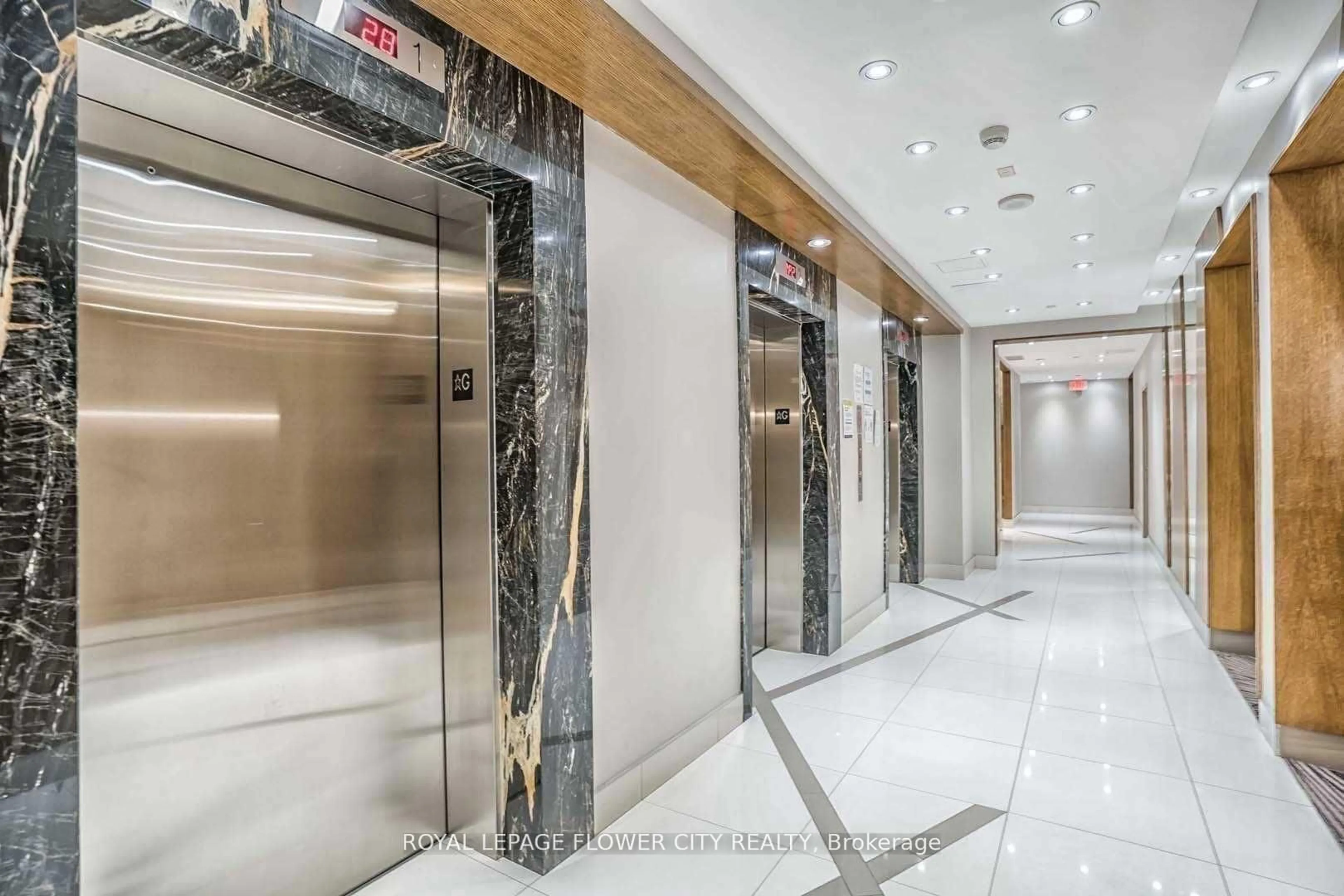 Indoor foyer for 55 Eglinton Ave #310, Mississauga Ontario L5R 0E4
