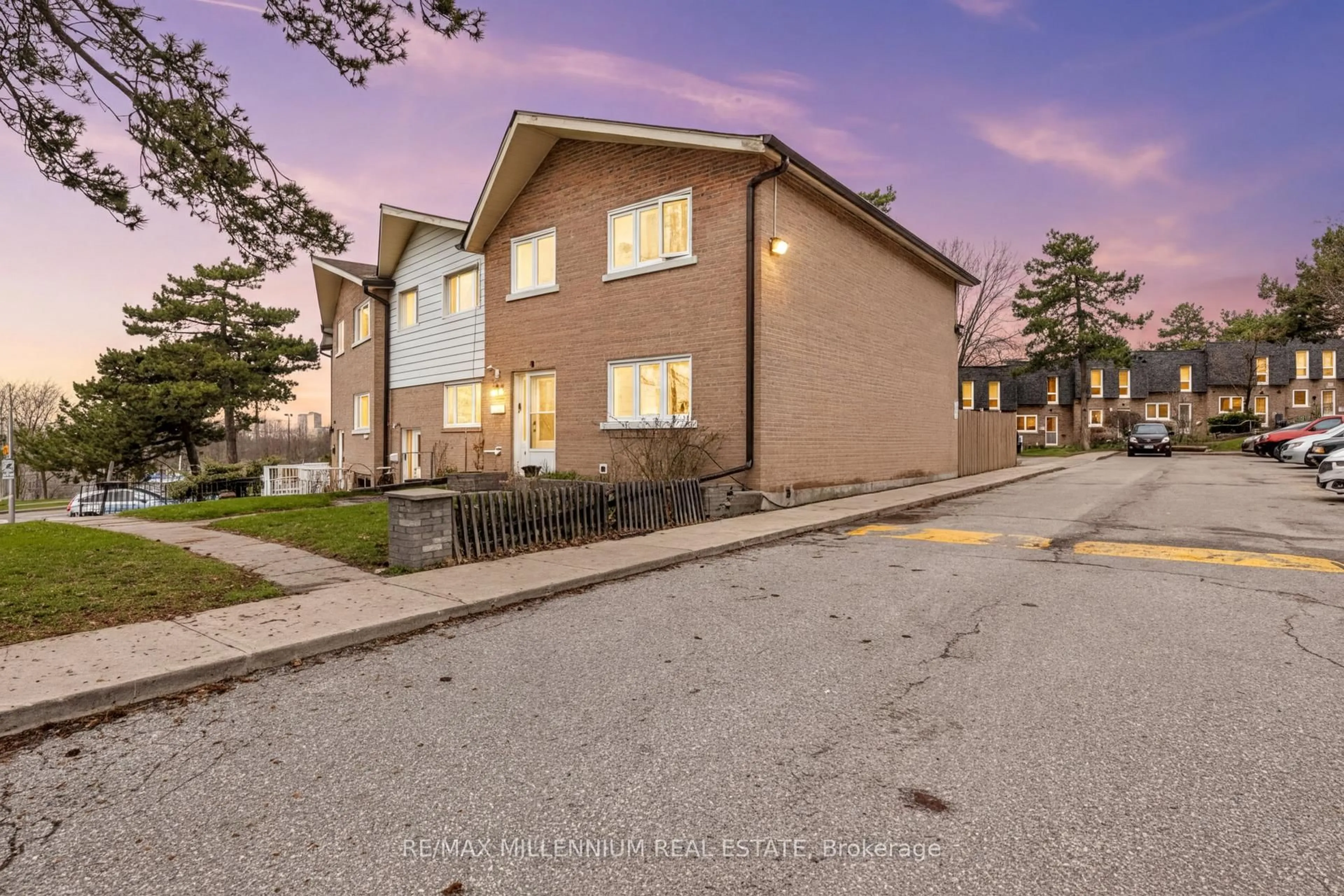 A pic from outside/outdoor area/front of a property/back of a property/a pic from drone, street for 10 Grandravine Dr #5, Toronto Ontario M3J 1B1