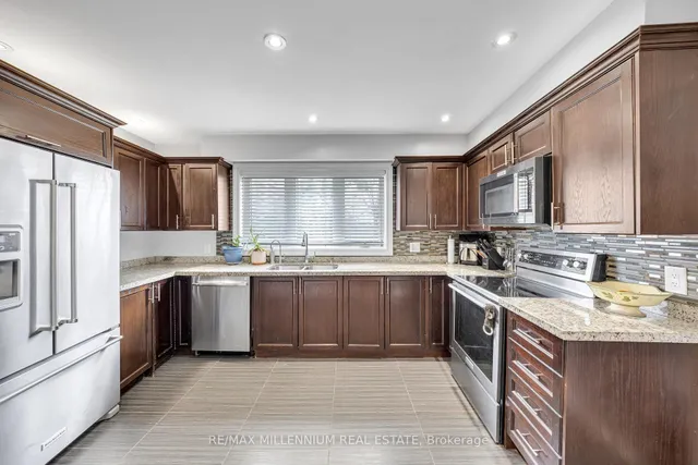 10 Grandravine Dr #5, Toronto 4