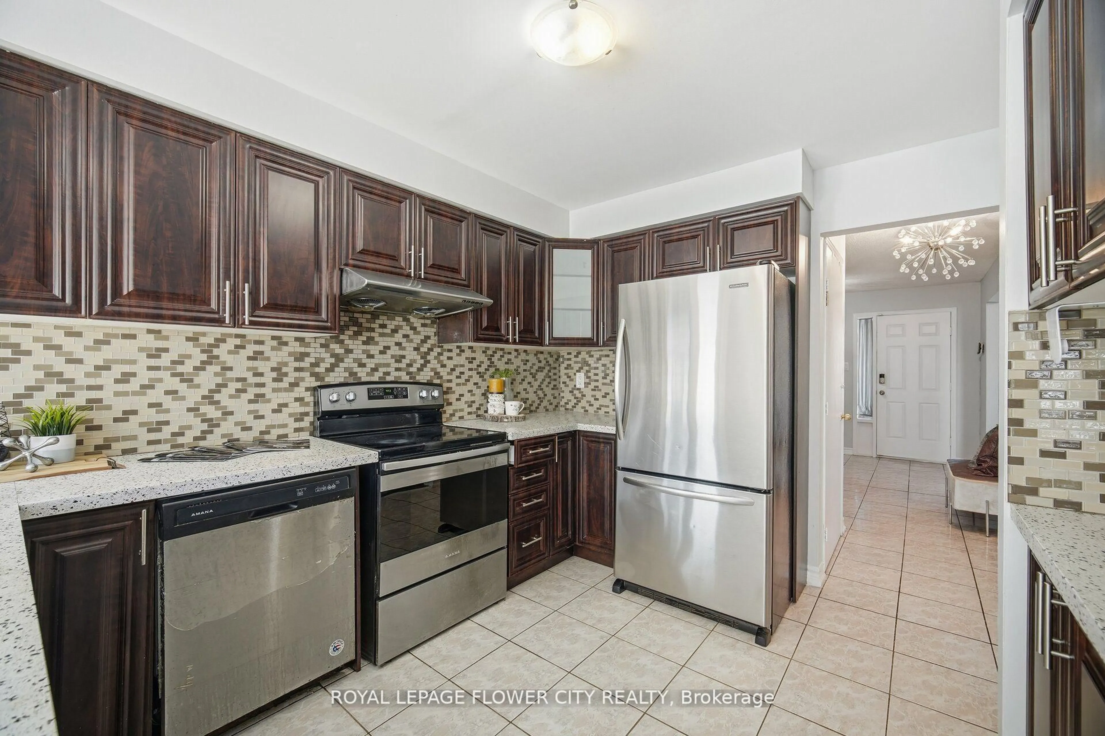 Standard kitchen, ceramic/tile floor for 1 Donaldson Dr, Brampton Ontario L6Y 3G7