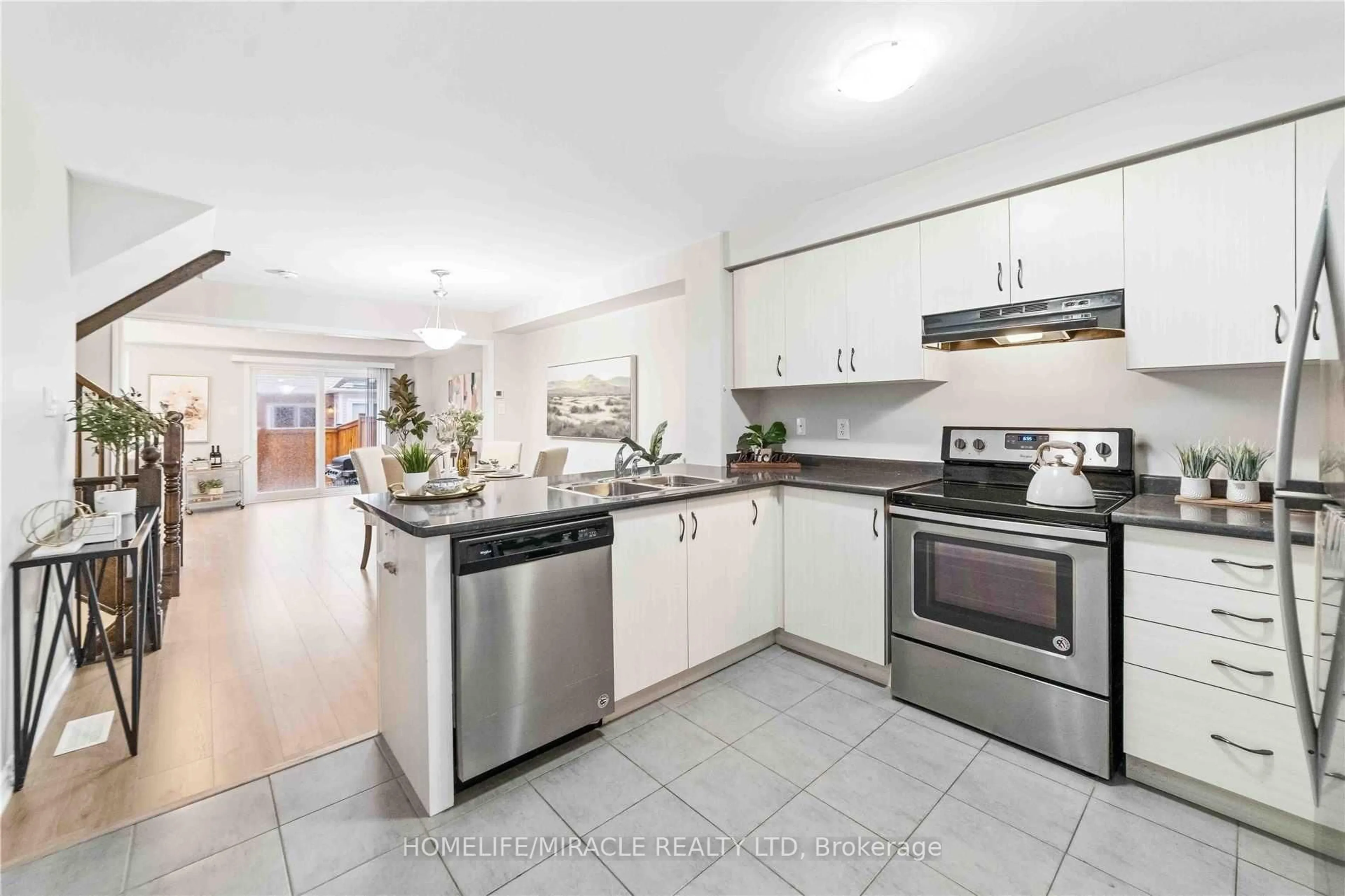 Standard kitchen, ceramic/tile floor for 21 Donlamont Circ, Brampton Ontario L7A 4T5