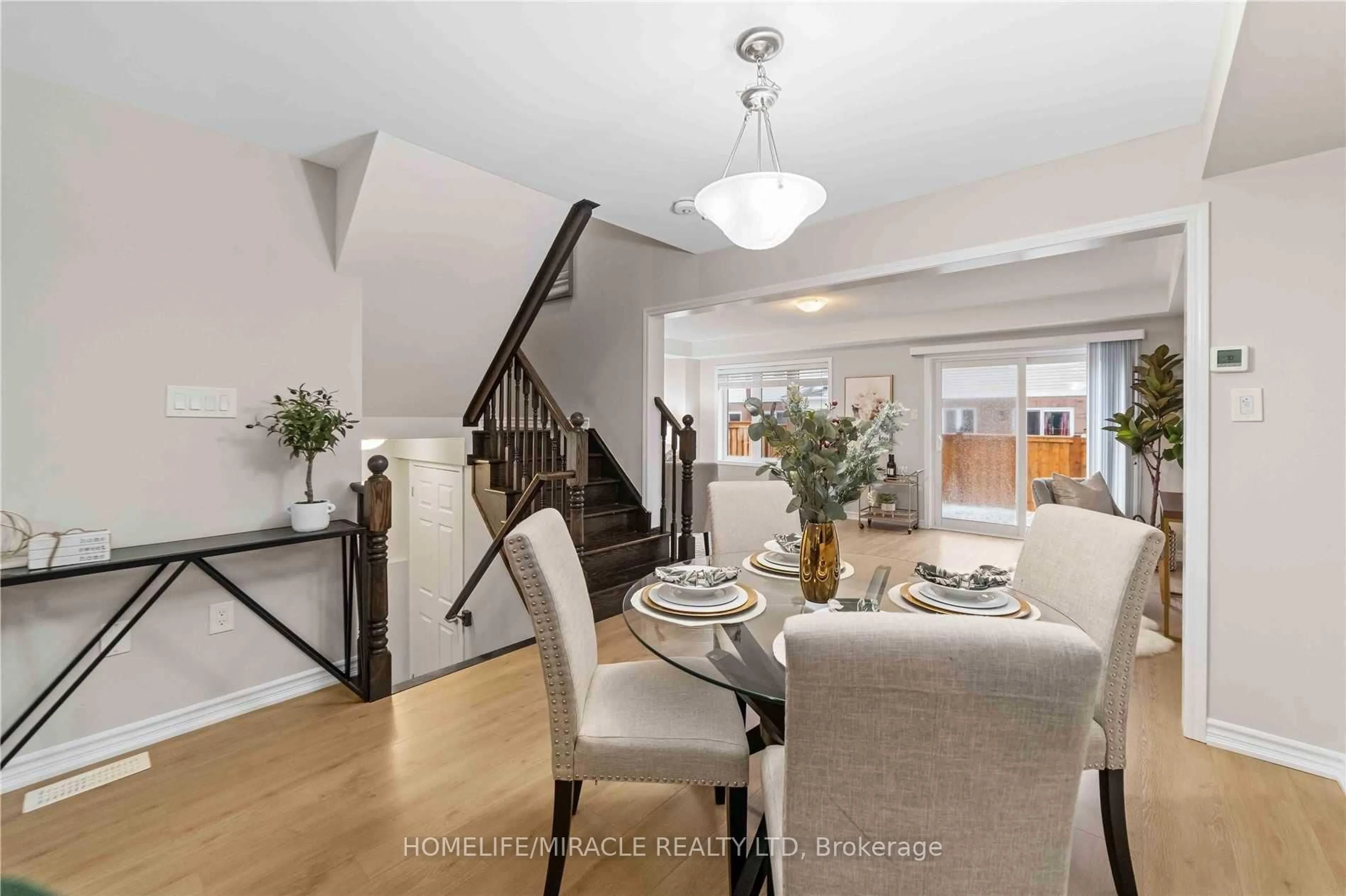 Dining room, unknown for 21 Donlamont Circ, Brampton Ontario L7A 4T5