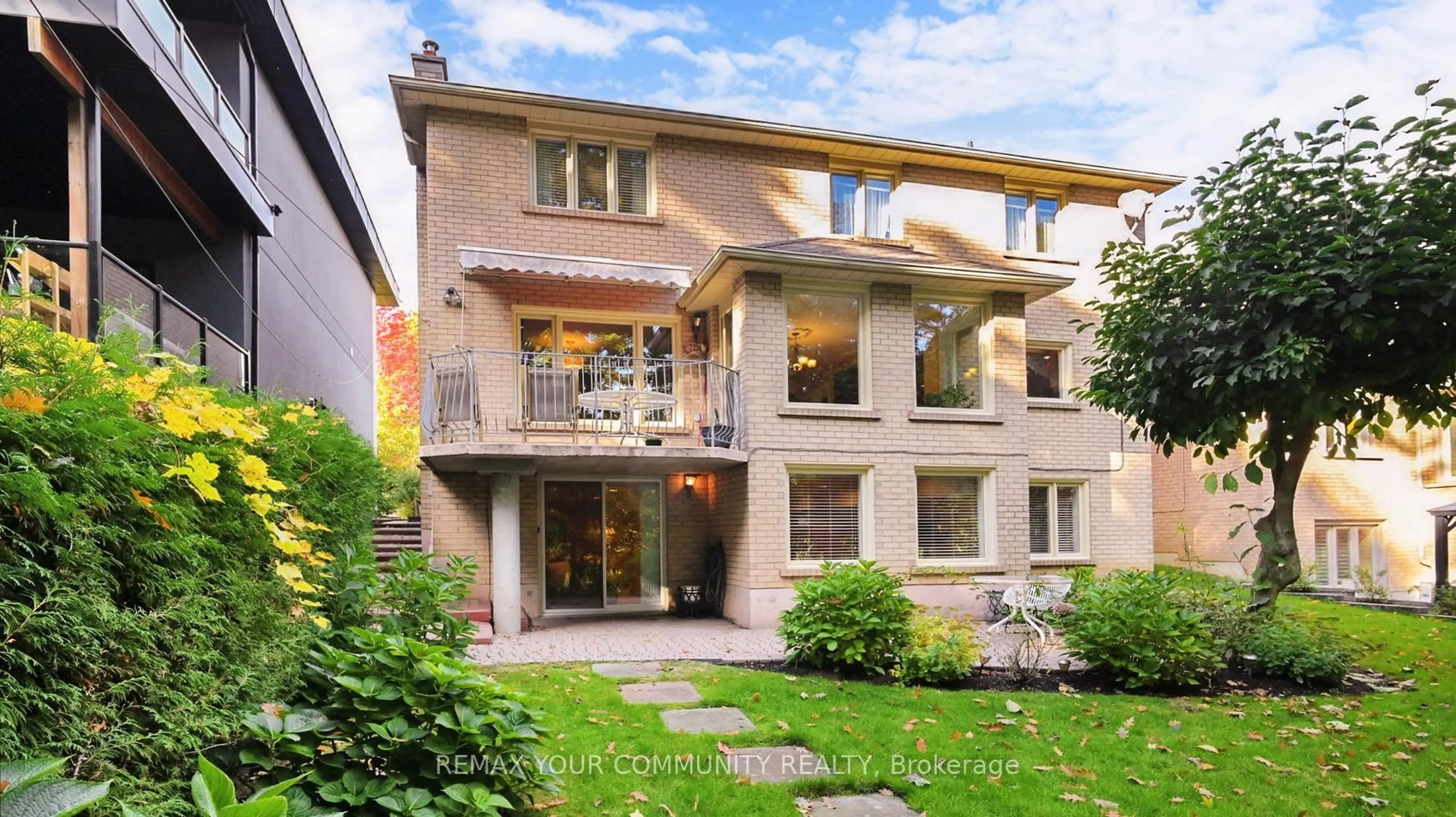 Home with brick exterior material, street for 35 La Rush Dr, Toronto Ontario M9P 1S8