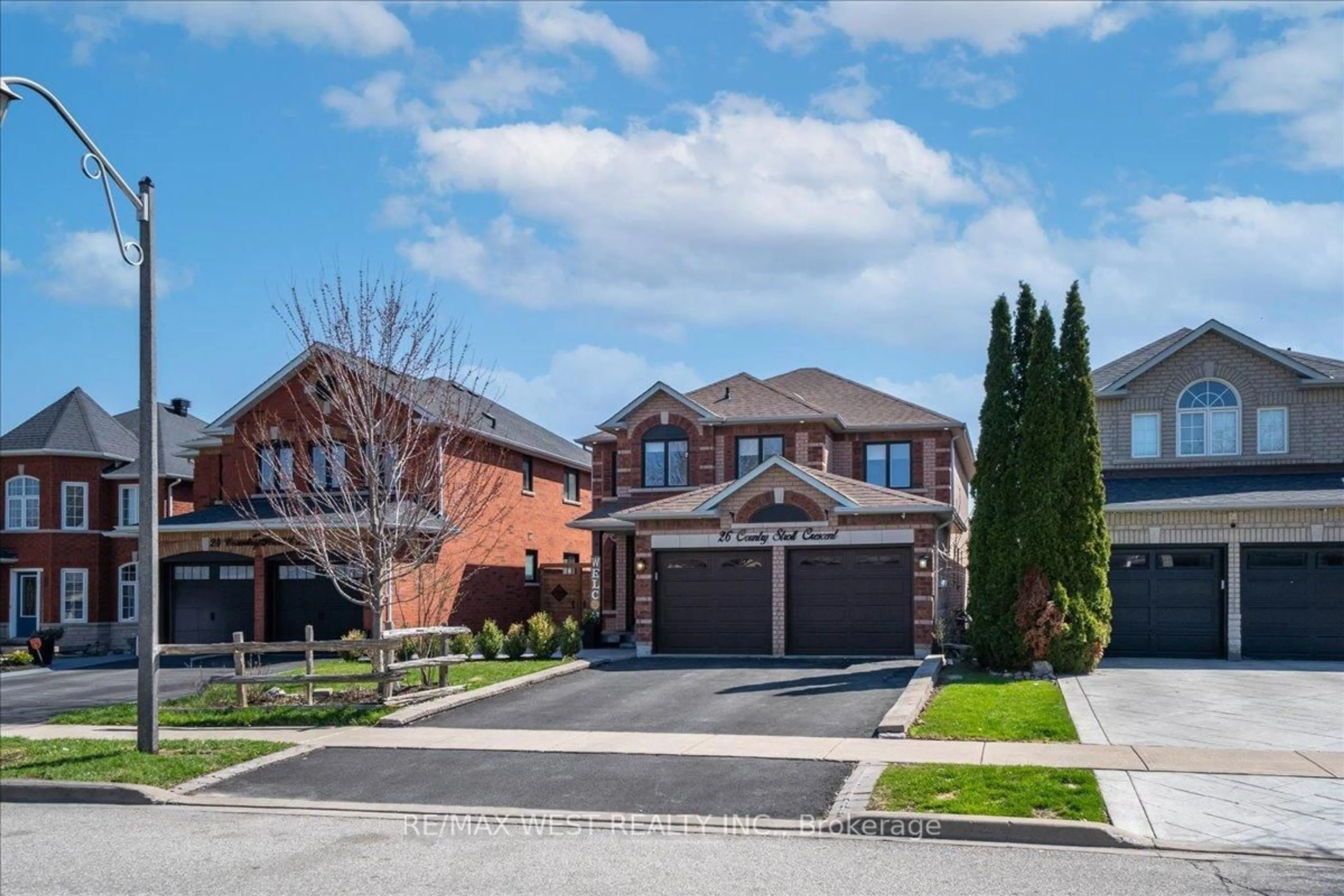 Home with brick exterior material, street for 26 Country Stroll Cres, Caledon Ontario L7E 2H3