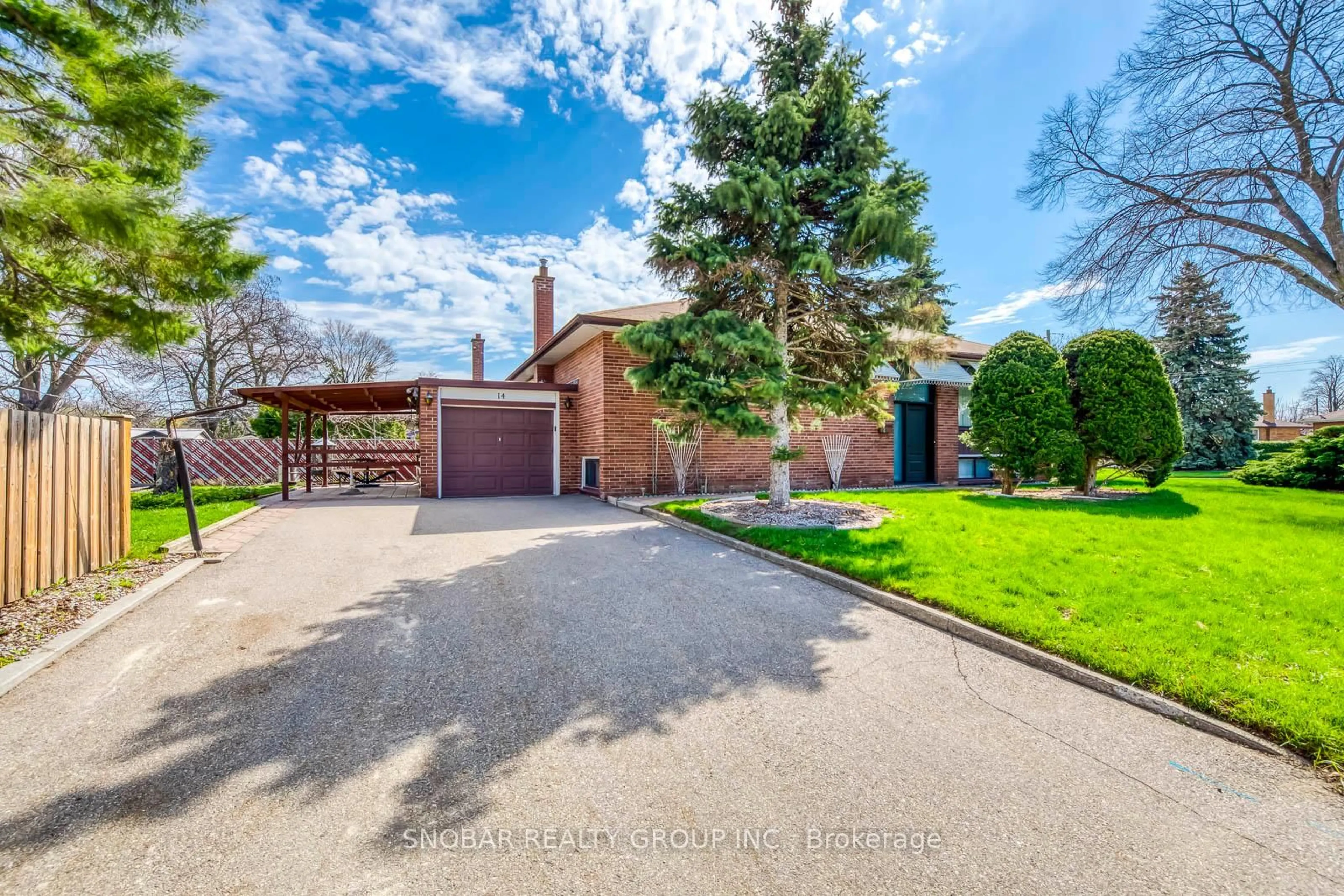 A pic from outside/outdoor area/front of a property/back of a property/a pic from drone, street for 14 Tyler Pl, Toronto Ontario M9R 1L9
