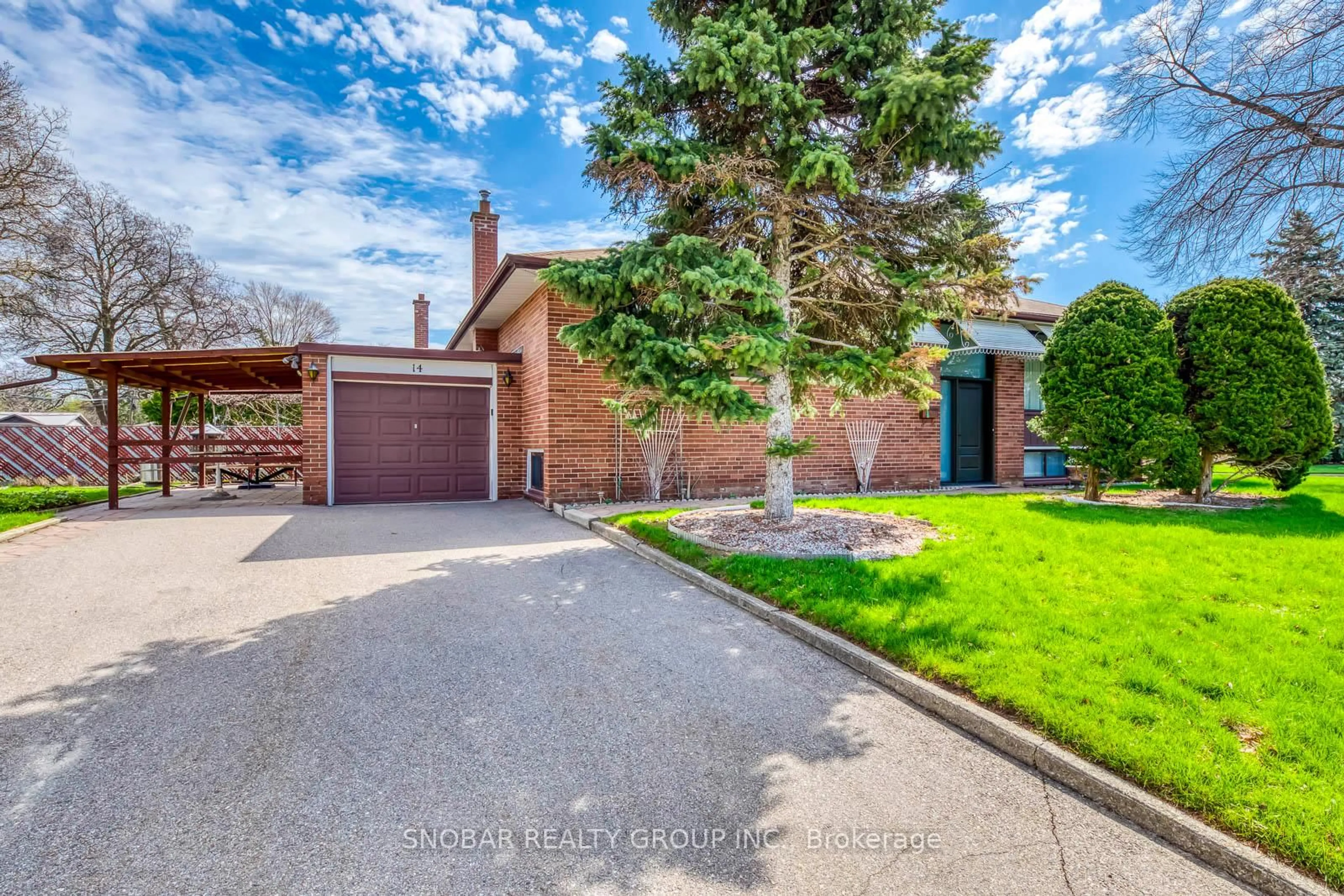 A pic from outside/outdoor area/front of a property/back of a property/a pic from drone, street for 14 Tyler Pl, Toronto Ontario M9R 1L9