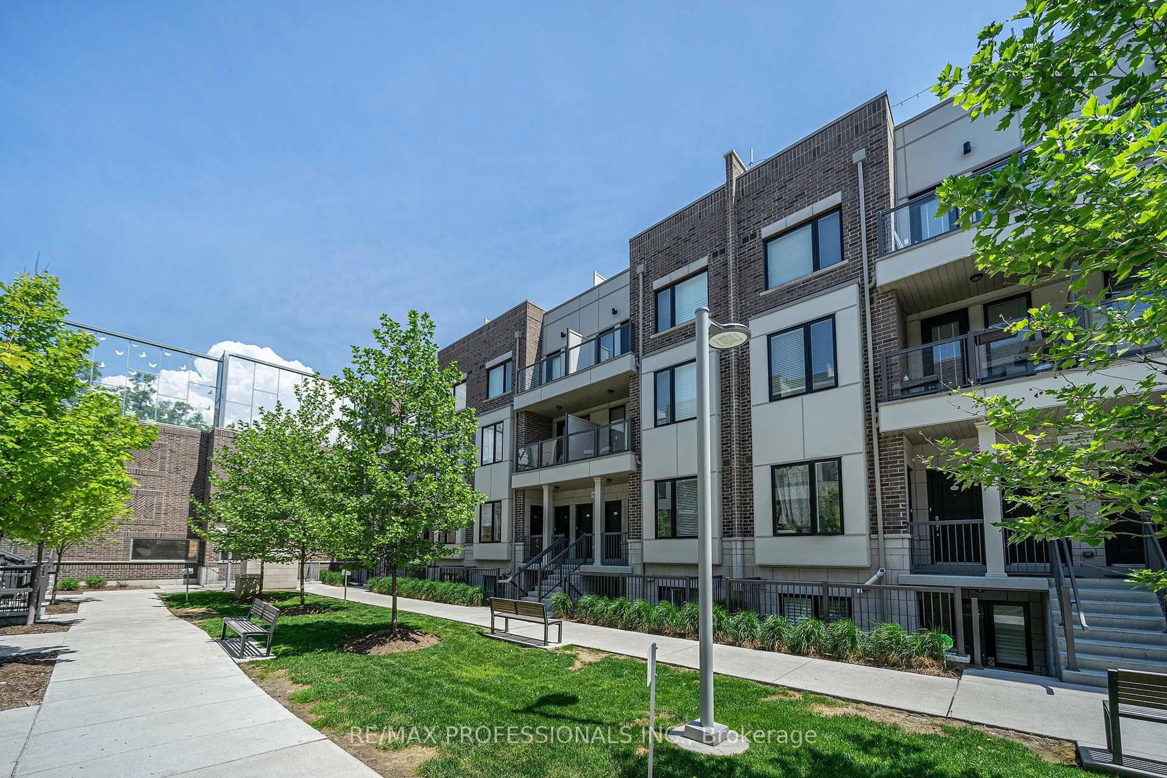 Patio, street for 6 Drummond St #320, Toronto Ontario M8V 1Y8