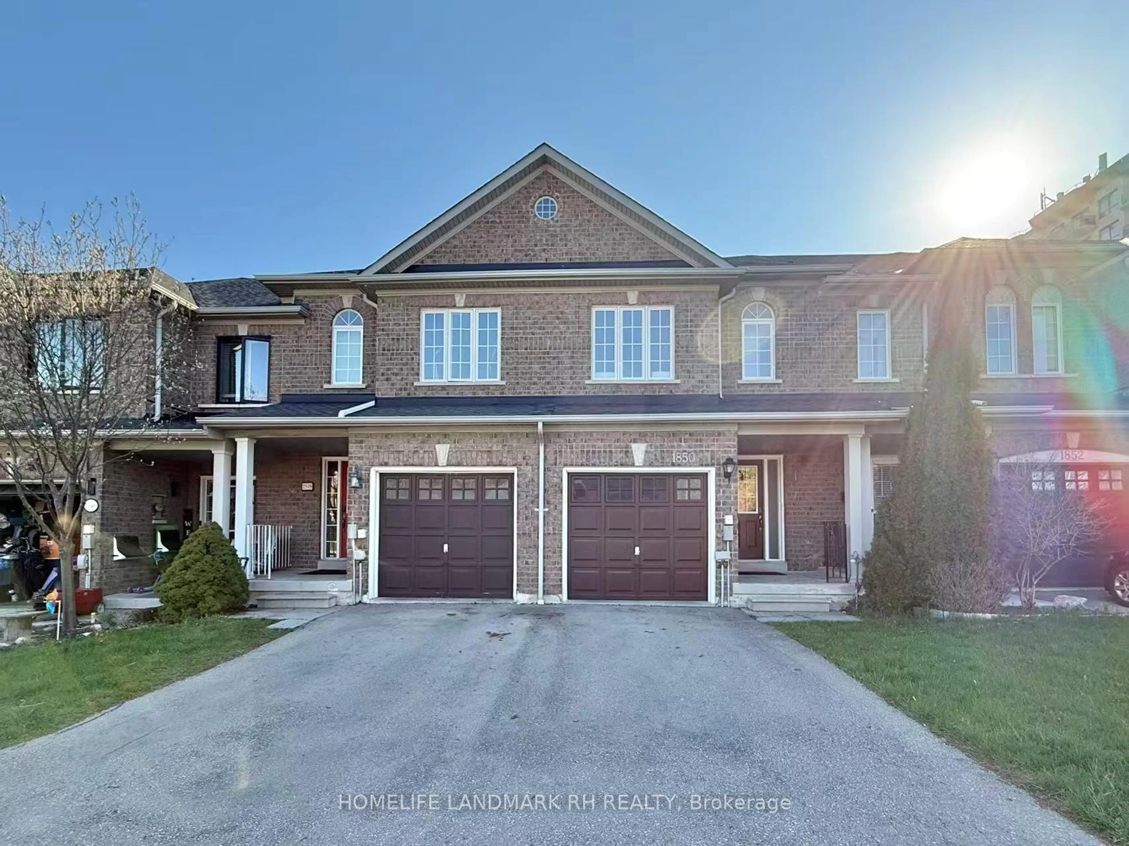 Home with brick exterior material, street for 1850 Imperial Way, Burlington Ontario L7L 7M2