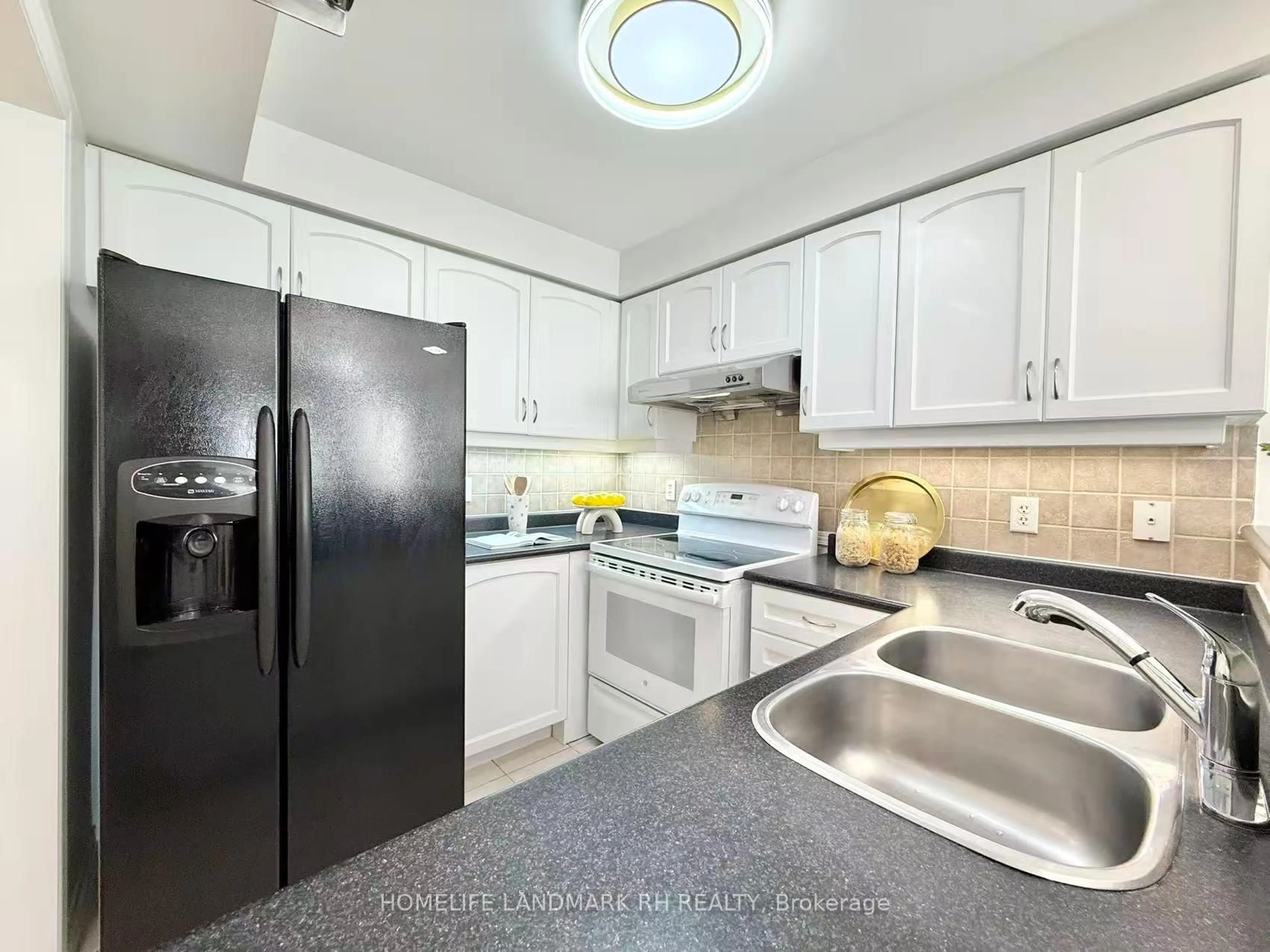 Standard kitchen, unknown for 1850 Imperial Way, Burlington Ontario L7L 7M2