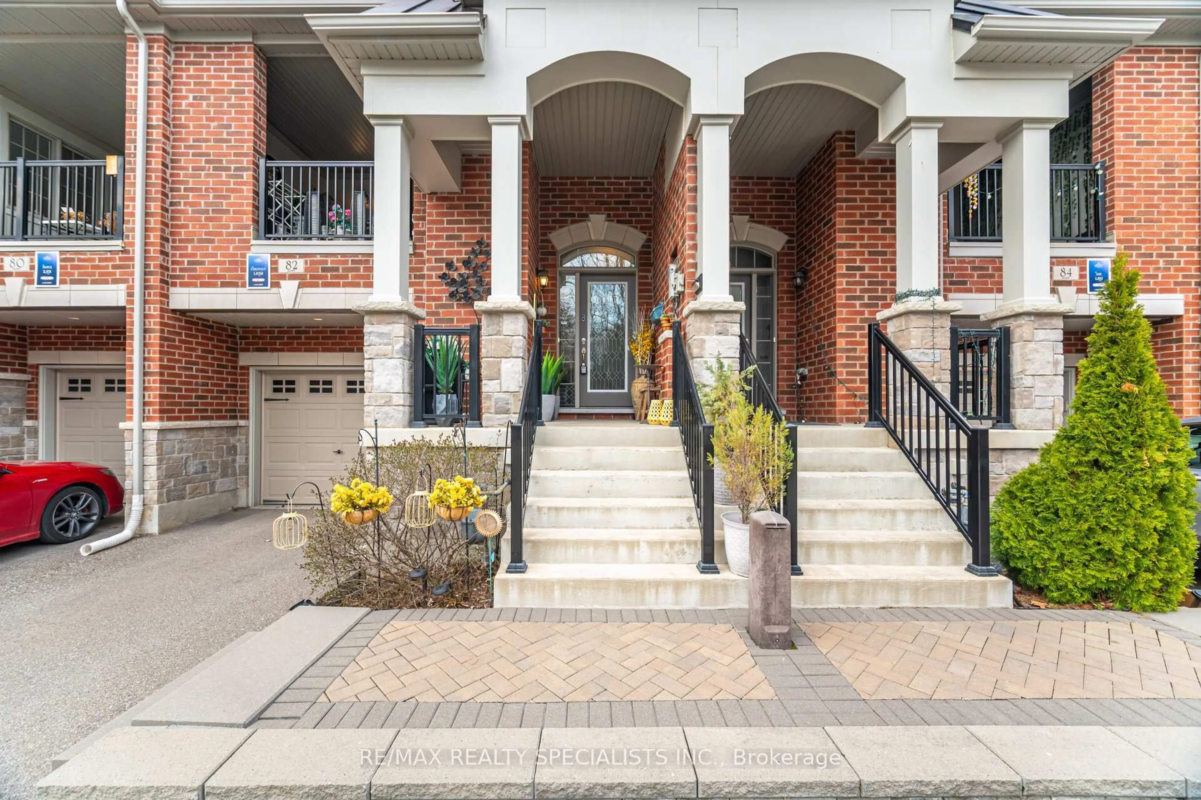 Unknown for 82 Oakmore Lane, Brampton Ontario L6Y 6H5