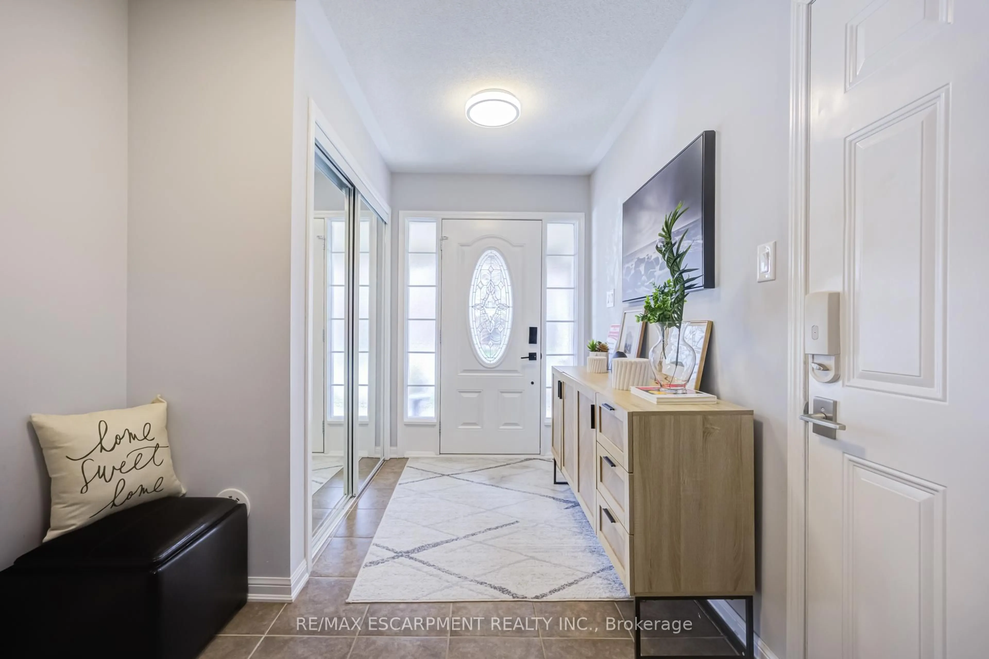 Indoor entryway for 766 Challinor Terr, Milton Ontario L9T 7V5