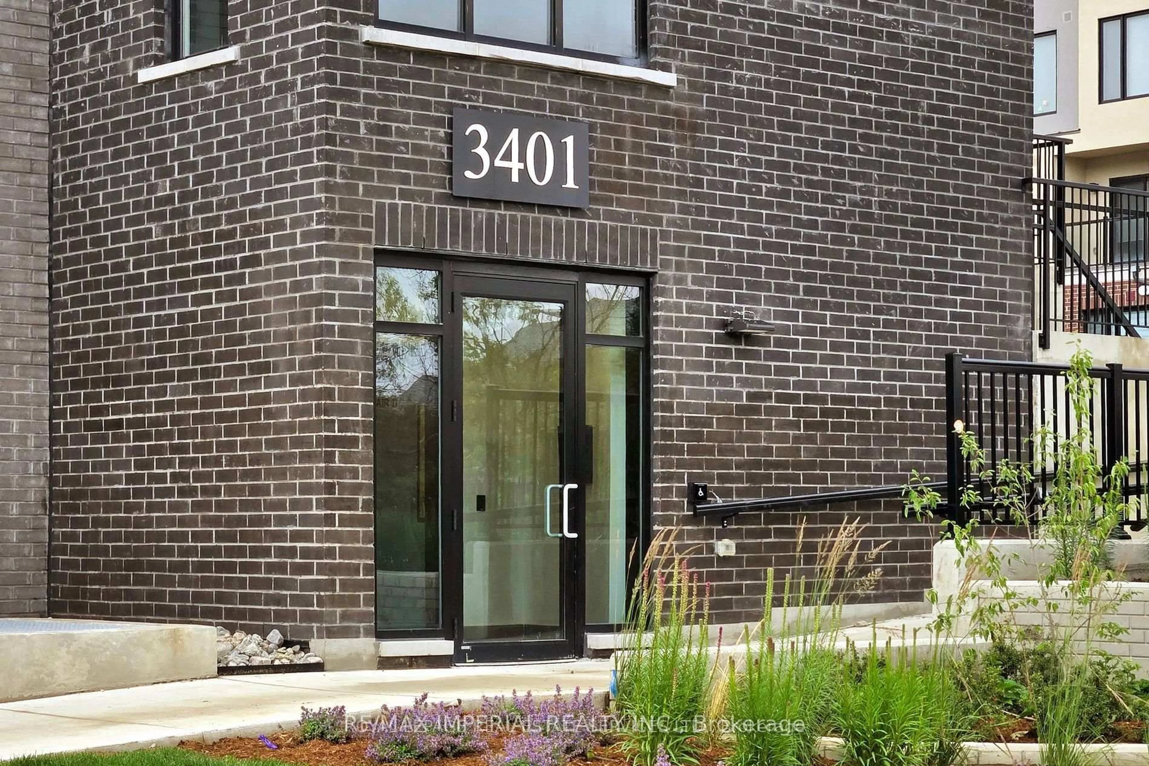 Unknown for 3401 Ridgeway Dr #420, Mississauga Ontario L5L 0B9