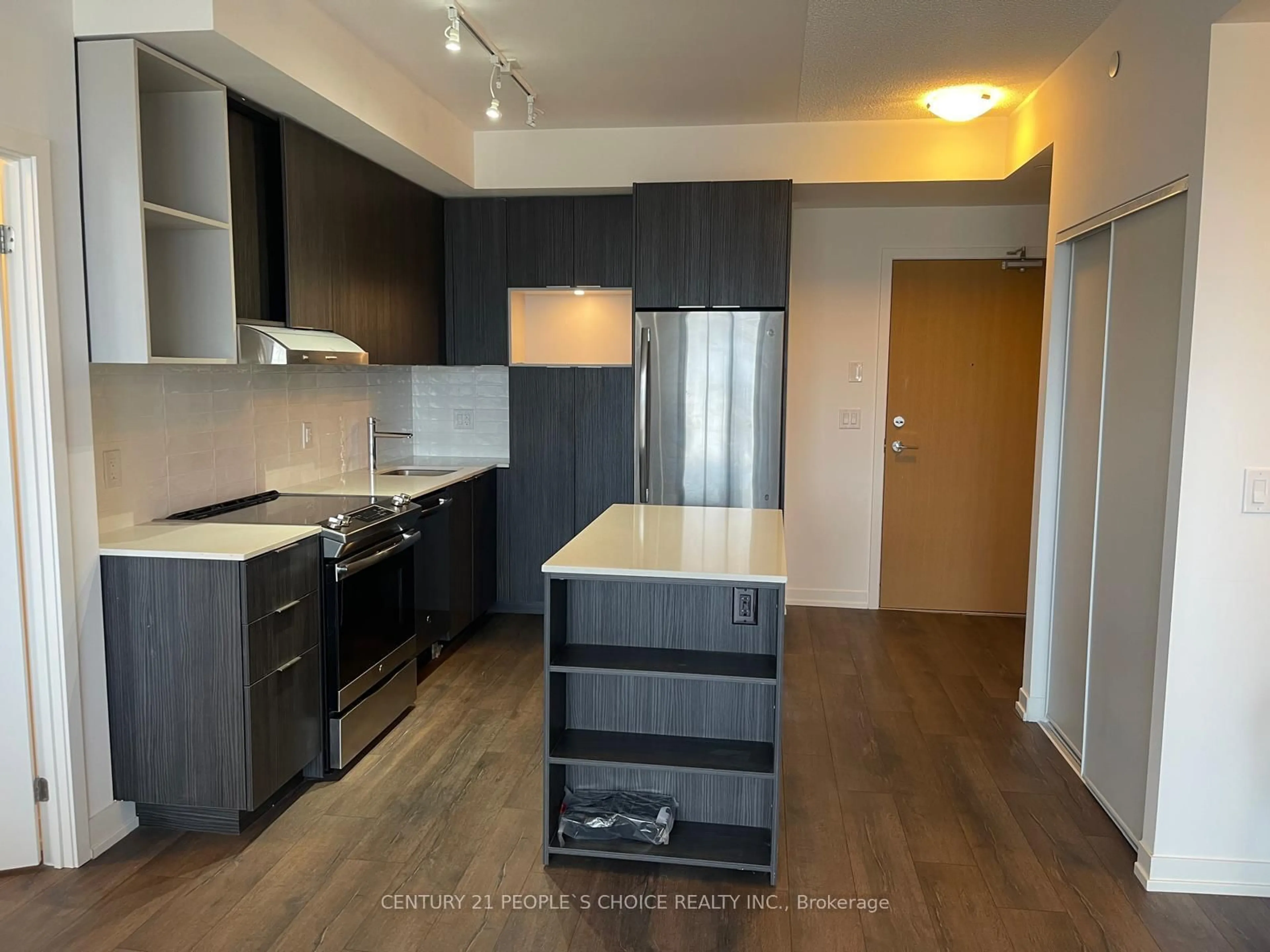 Standard kitchen, wood/laminate floor for 2520 Eglinton Ave #810, Mississauga Ontario L5M 0Y4