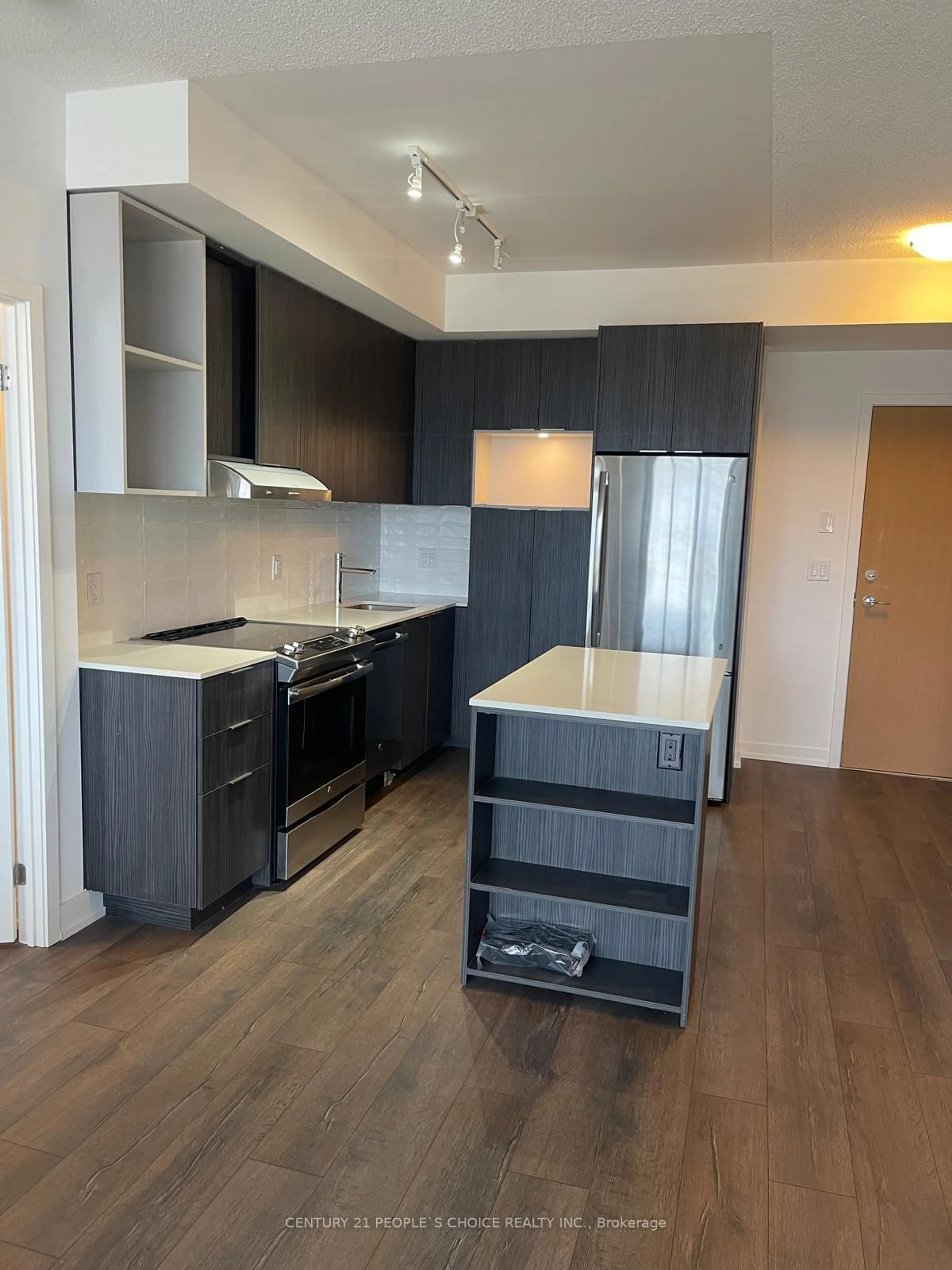 Standard kitchen, wood/laminate floor for 2520 Eglinton Ave #810, Mississauga Ontario L5M 0Y4