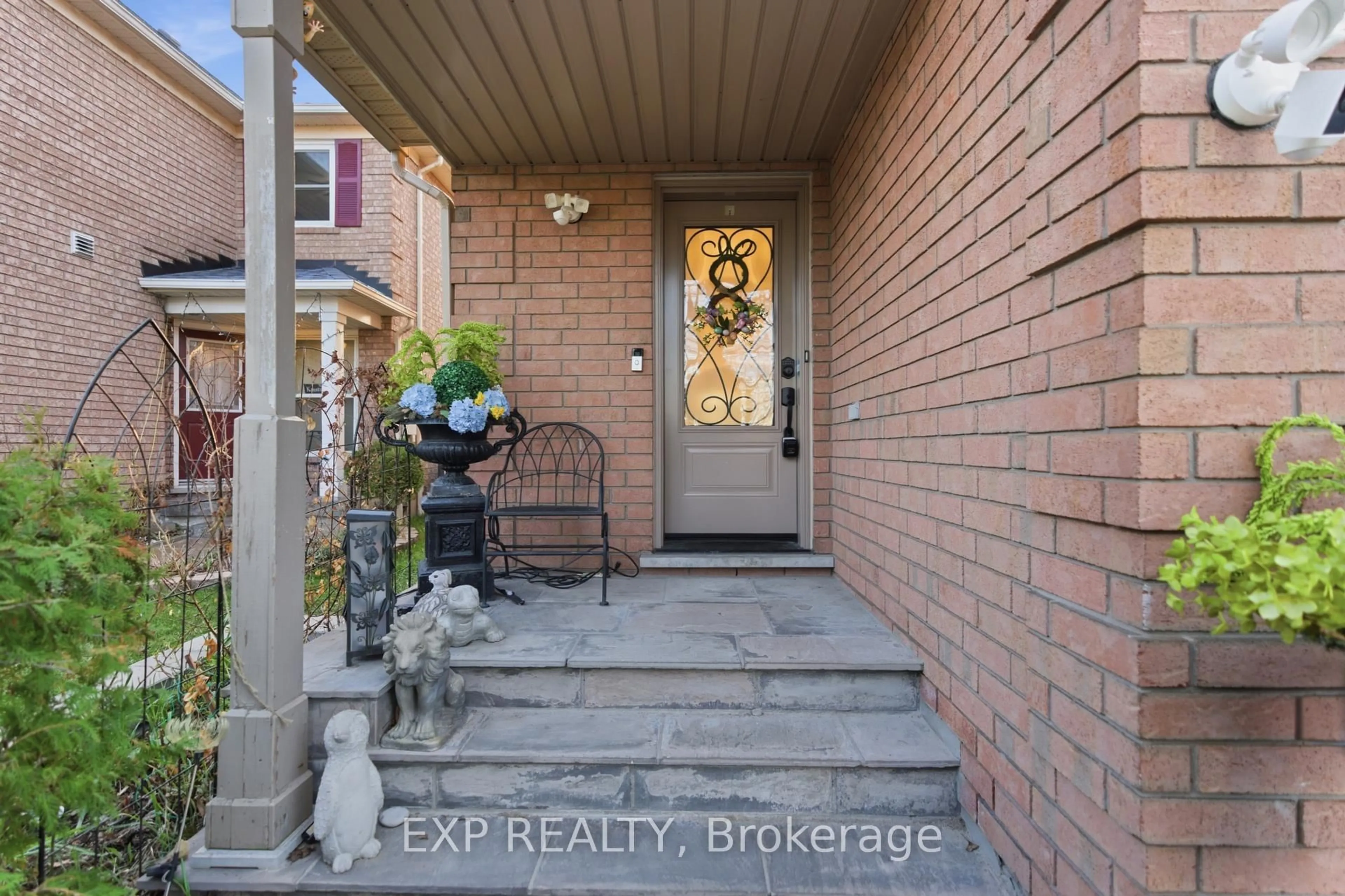 Indoor entryway for 1386 Quest Circ, Mississauga Ontario L5N 8B5